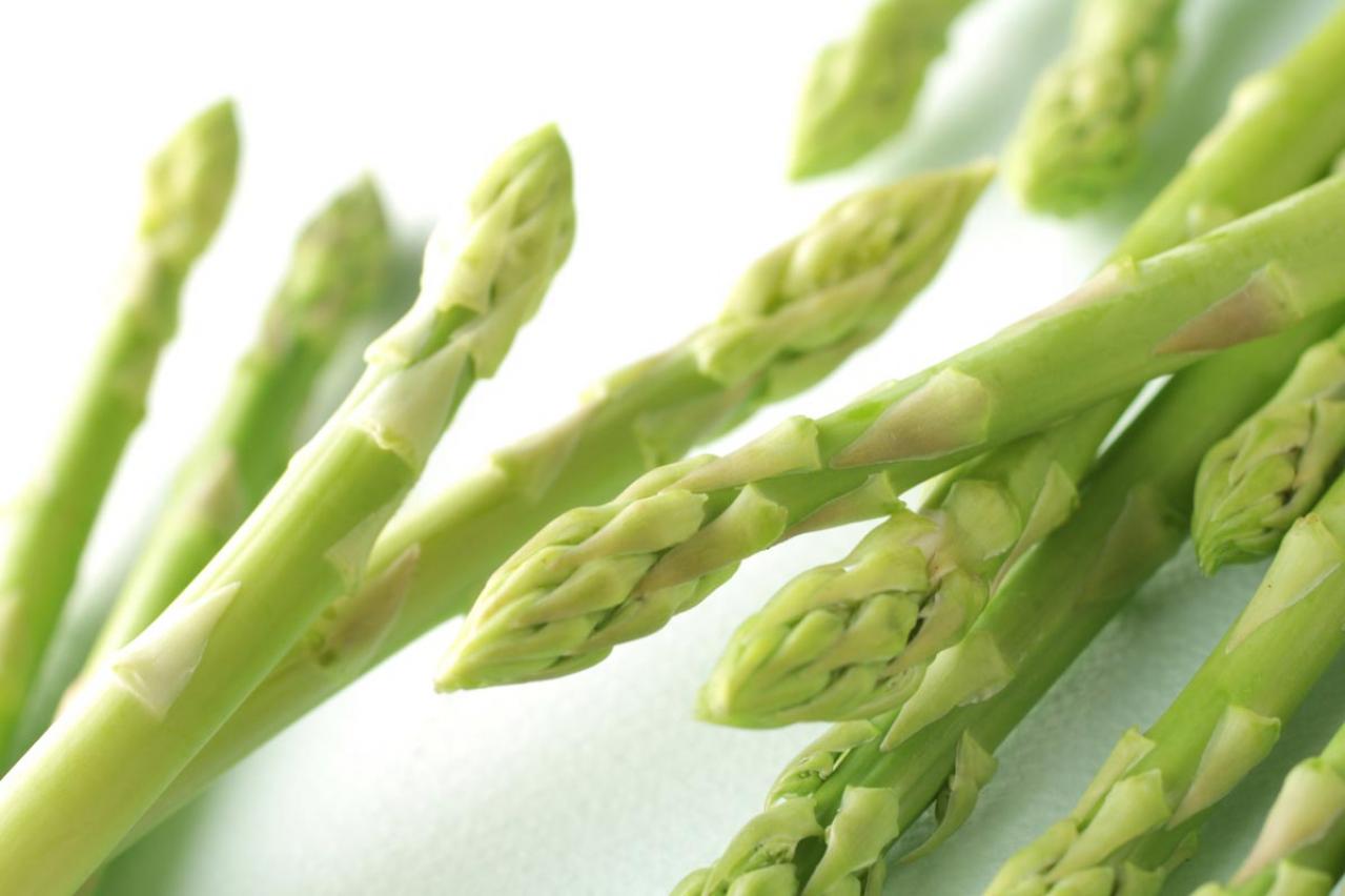 「アスパラガス」を下ゆでしていない！？ビタミン損失を防ぐコツとは