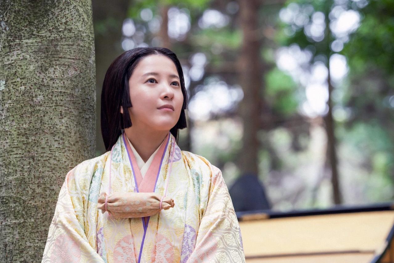 【光る君へ】藤原道長（柄本佑）への変わらぬ想いを伝える紫式部（吉高由里子）。二人は唇を重ね…