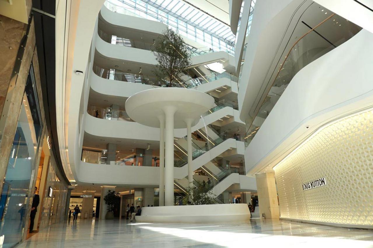 「涙の女王」クイーンズ百貨店の舞台となった汝矣島のザ・現代ソウルへ。スポンサーのメガ・コーヒーもチェック！