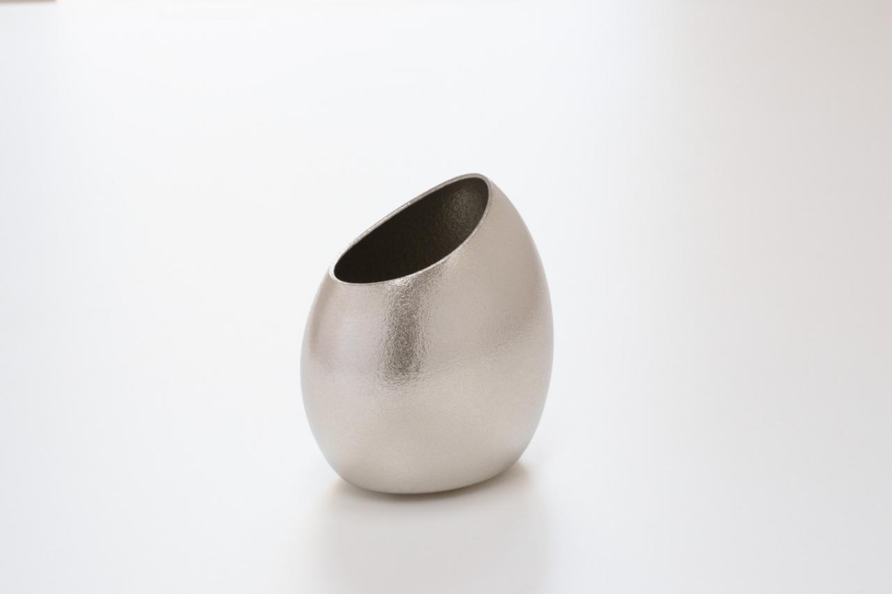 「どんなお花もこれに活けたら長持ちします」編集部員も惚れたフラワーベース、その秘密とは？（画像3）