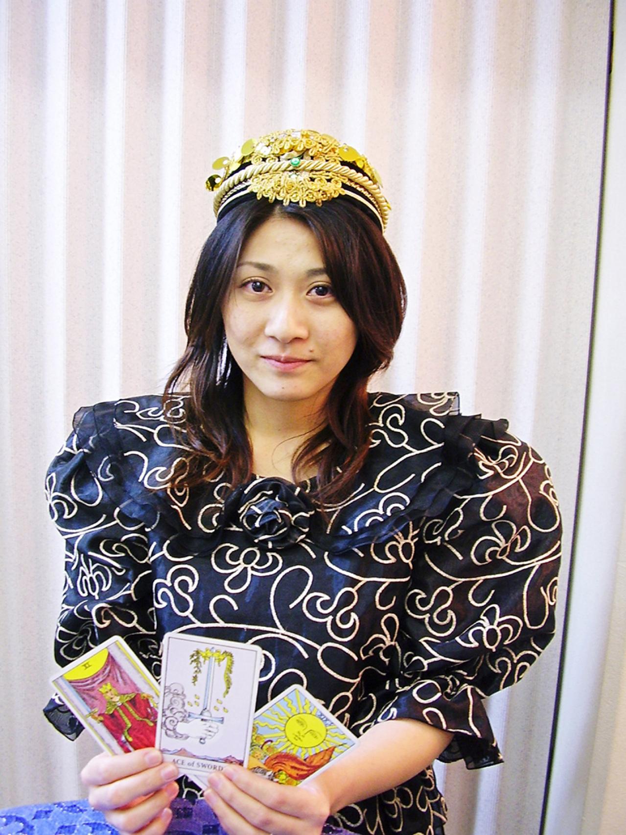 「小さい頃は内気でいじめられっ子気質でした」転職を繰り返した人気占い師が50歳を目前に決意したこととは？（画像7）