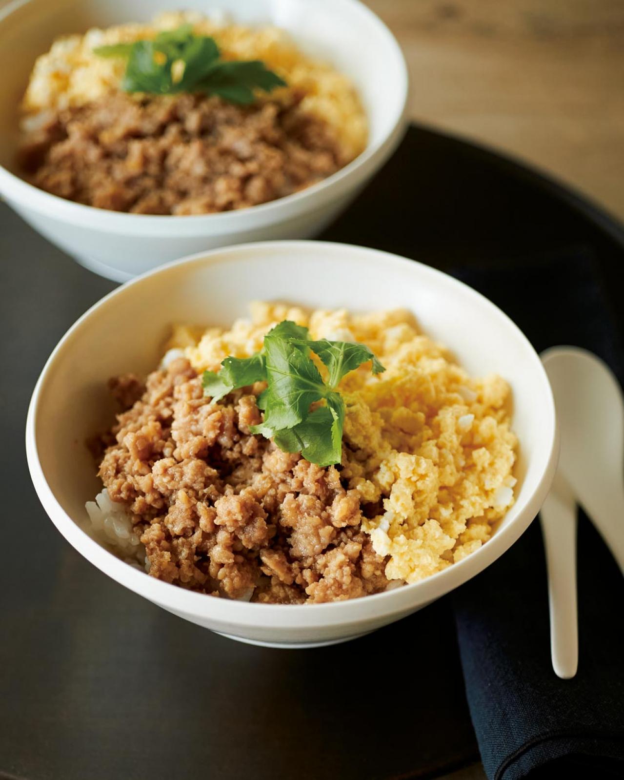 5分でできる【ポリ袋でレンチンおかず】「鶏そぼろ丼」と「えび玉丼」がラクラク！（画像4）