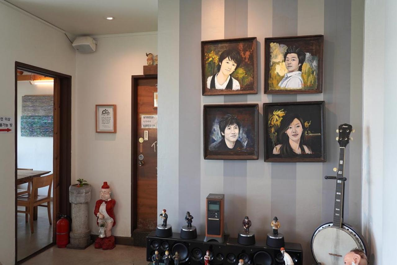 伝説の韓ドラ「コーヒープリンス1号店」のロケ地は今どうなっている？ ソウルの街並みが見下ろせる絶景カフェ（画像6）