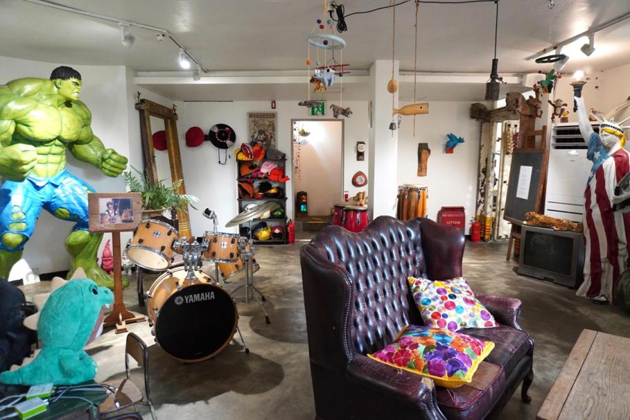 伝説の韓ドラ「コーヒープリンス1号店」のロケ地は今どうなっている？ ソウルの街並みが見下ろせる絶景カフェ（画像13）