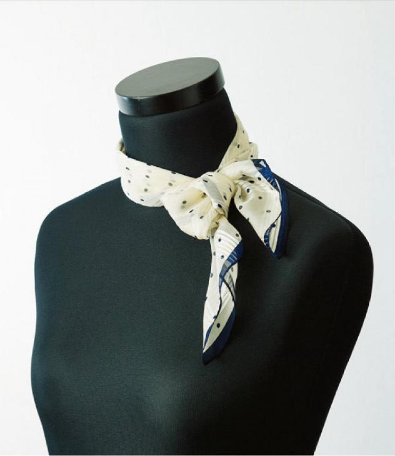 紫外線からも冷房の風からも首をガード【小さめスカーフ】1枚あればできる「ループリボン」と「ピエロ」（画像2）