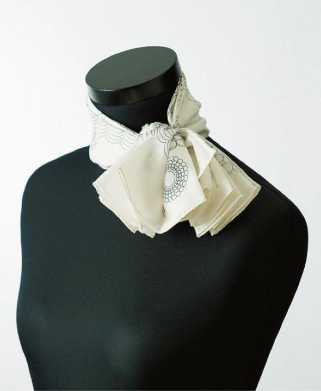 紫外線からも冷房の風からも首をガード【小さめスカーフ】1枚あればできる「ループリボン」と「ピエロ」（画像10）