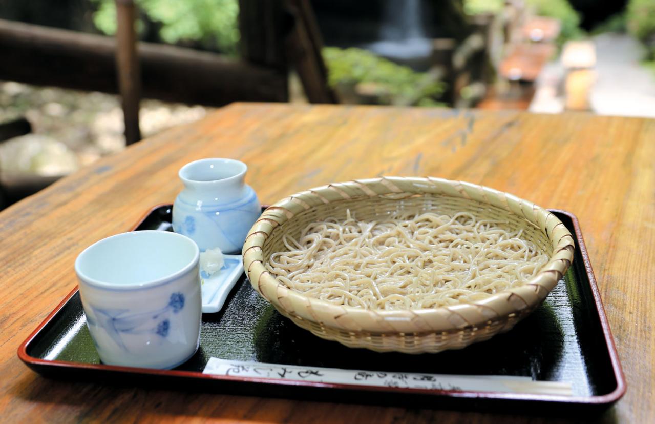 見るだけでもひんやり！迫力満点【パワーをもらえる滝】3選｜旅のプロが夏に行きたい日本の水辺（画像4）