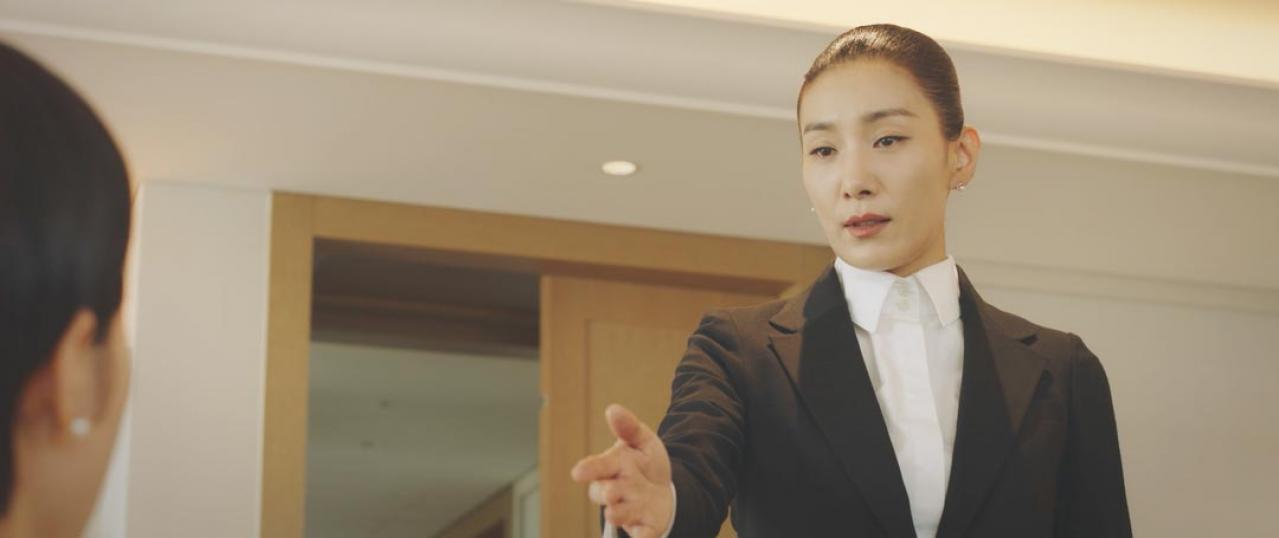 「SKYキャッスル」度肝を抜かれるセレブのパーティーと美貌の妻たち。痛快キャラ勢揃いの1〜6話レビュー【韓国ドラマ】（画像2）