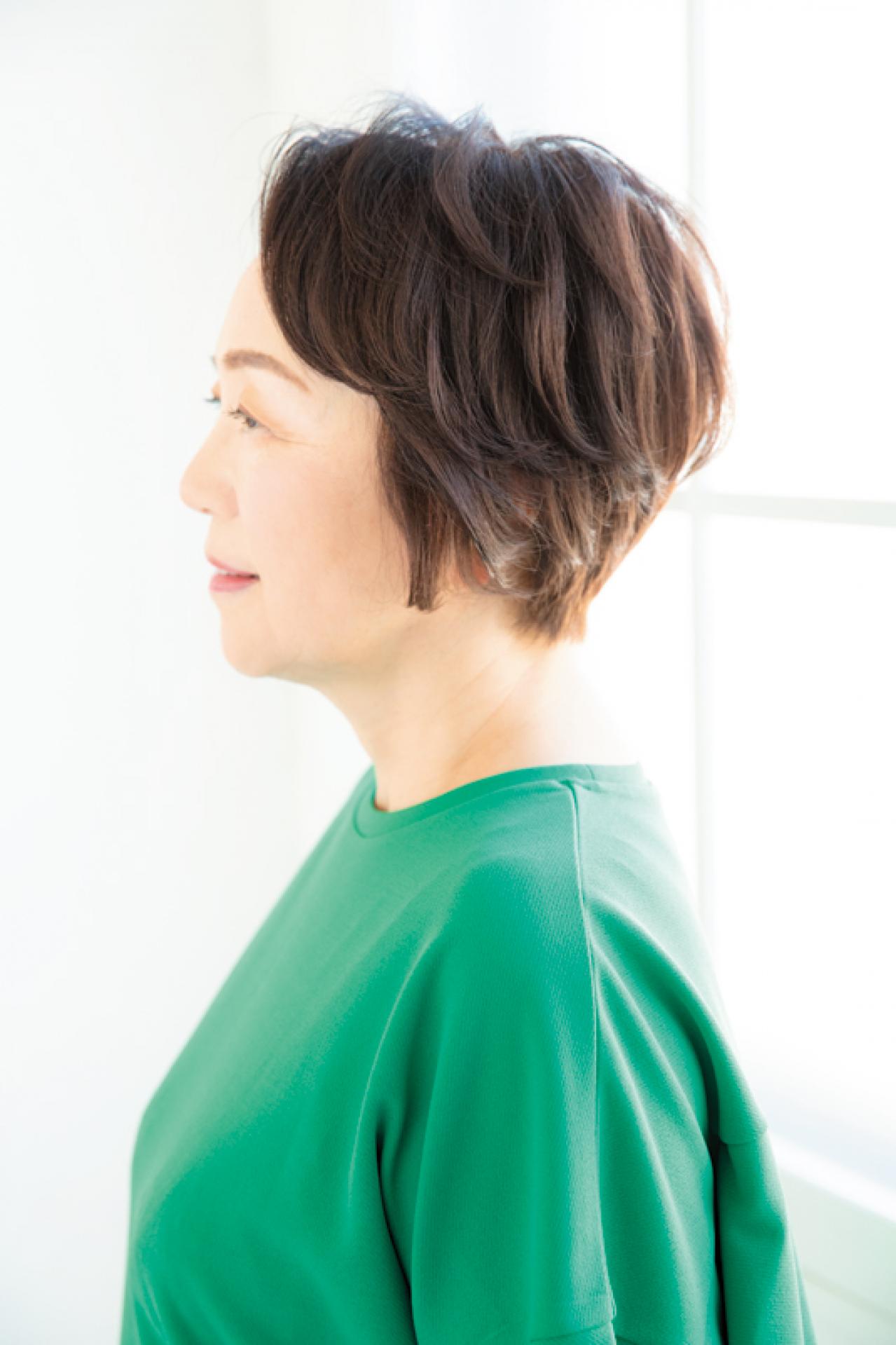  2024年最旬【50代からのショートヘア】ふんわりボブがレディライクなヘアスタイル3選（画像14）