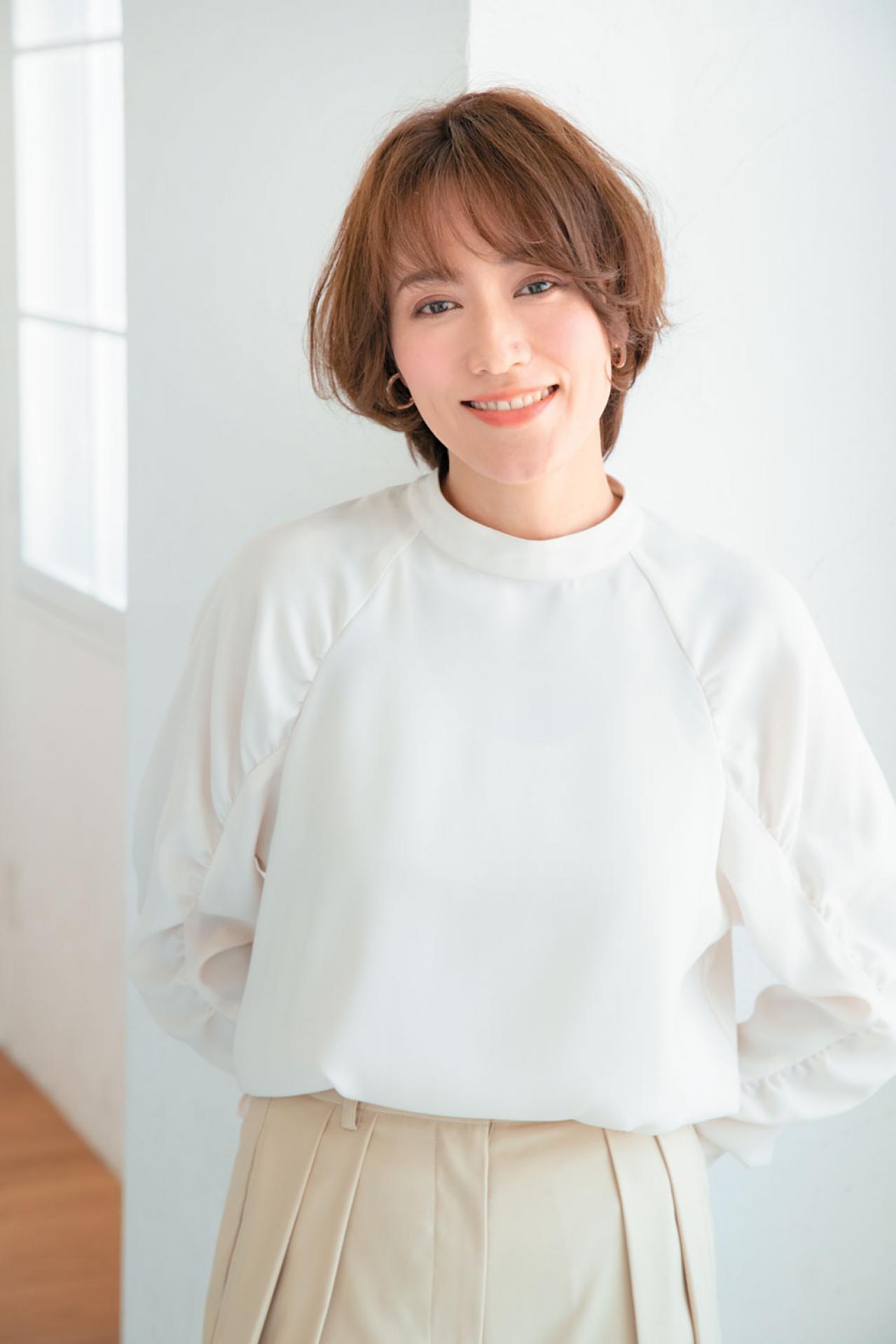 【50代からのショートヘア】ひし形シルエットで若見え！ 2024年最旬ヘアスタイル2選（画像7）