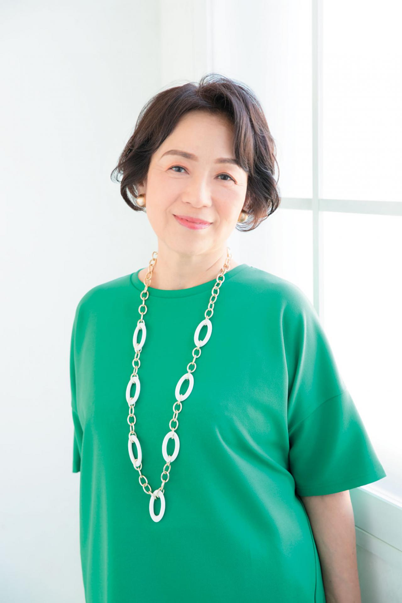  2024年最旬【50代からのショートヘア】ふんわりボブがレディライクなヘアスタイル3選（画像13）