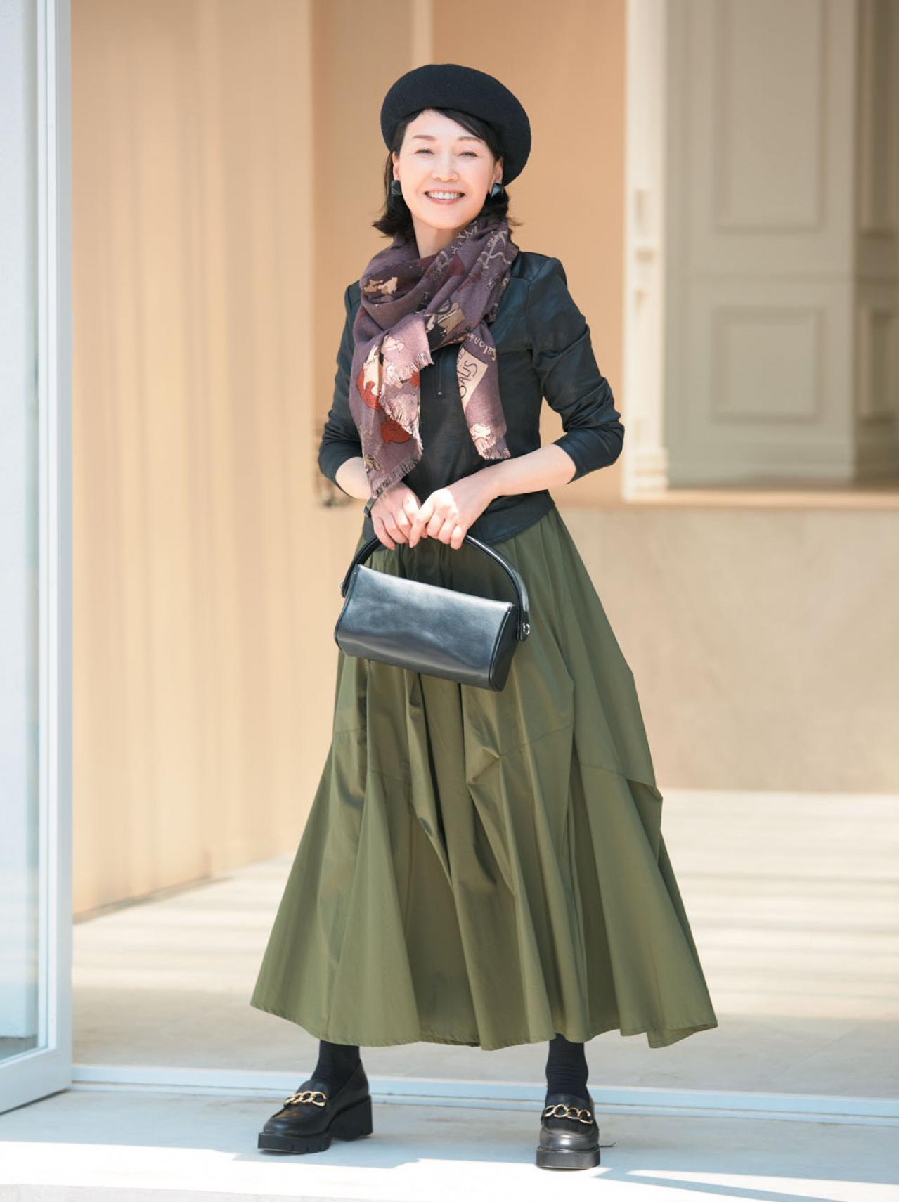 一枚を夏から秋まで使い回す【ストール＆スカーフ】プロはどう使う？（画像5）