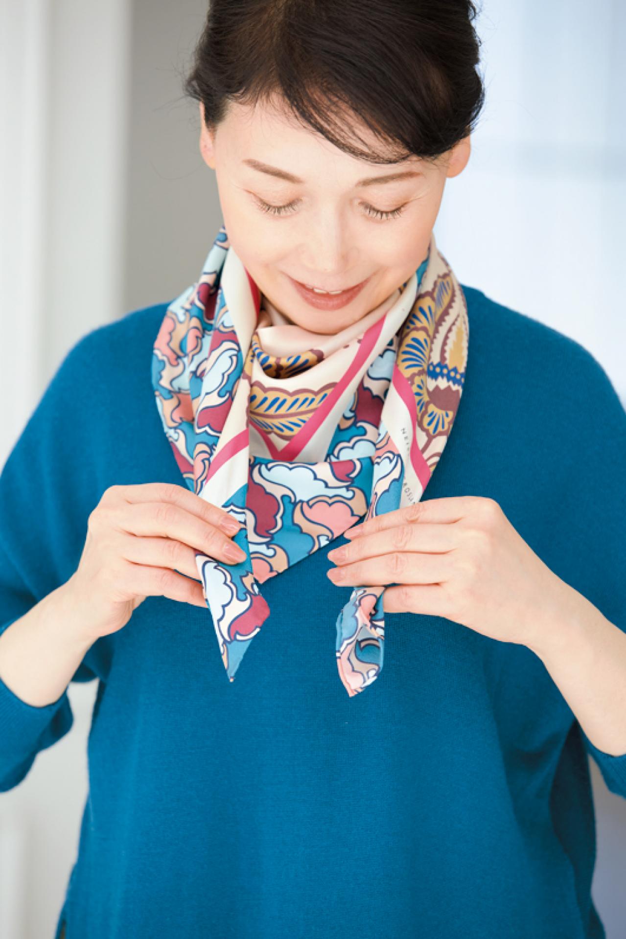 【50代以上のスカーフの巻き方はコレ】エレガントな雰囲気になれる「アフガン巻き」とは？（画像10）