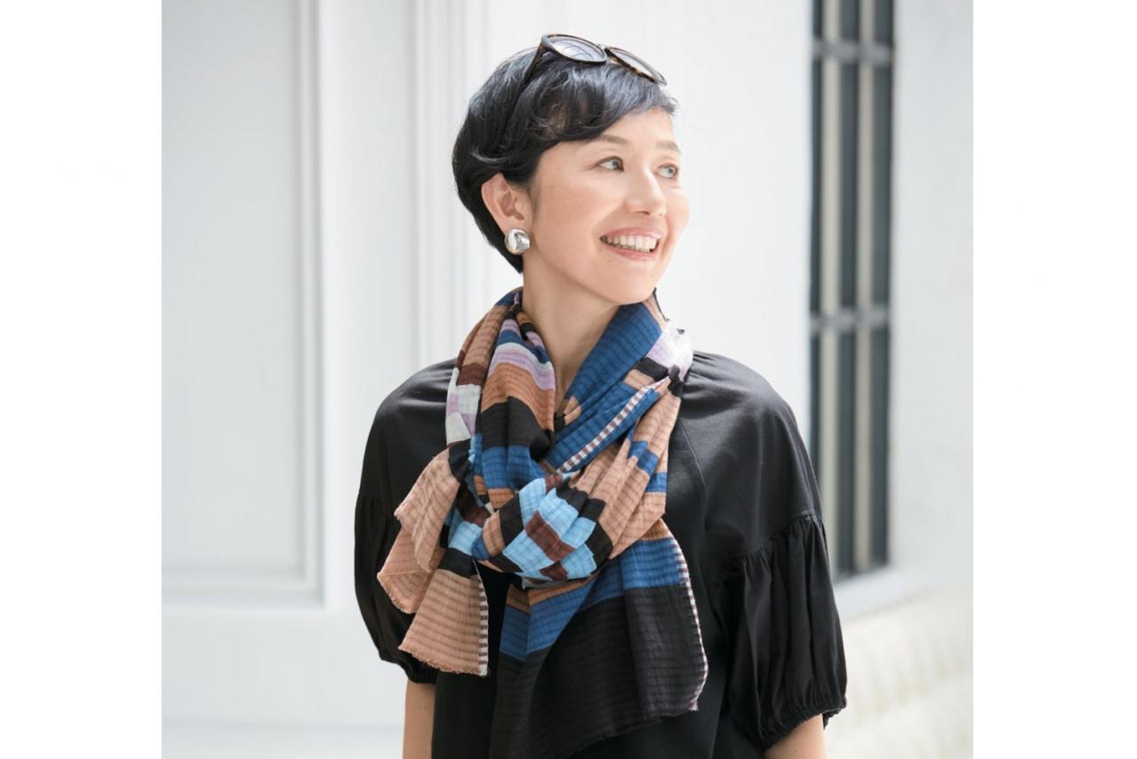 気温差対策に夏も秋も大活躍の【50代以上おすすめストール】はコレ！