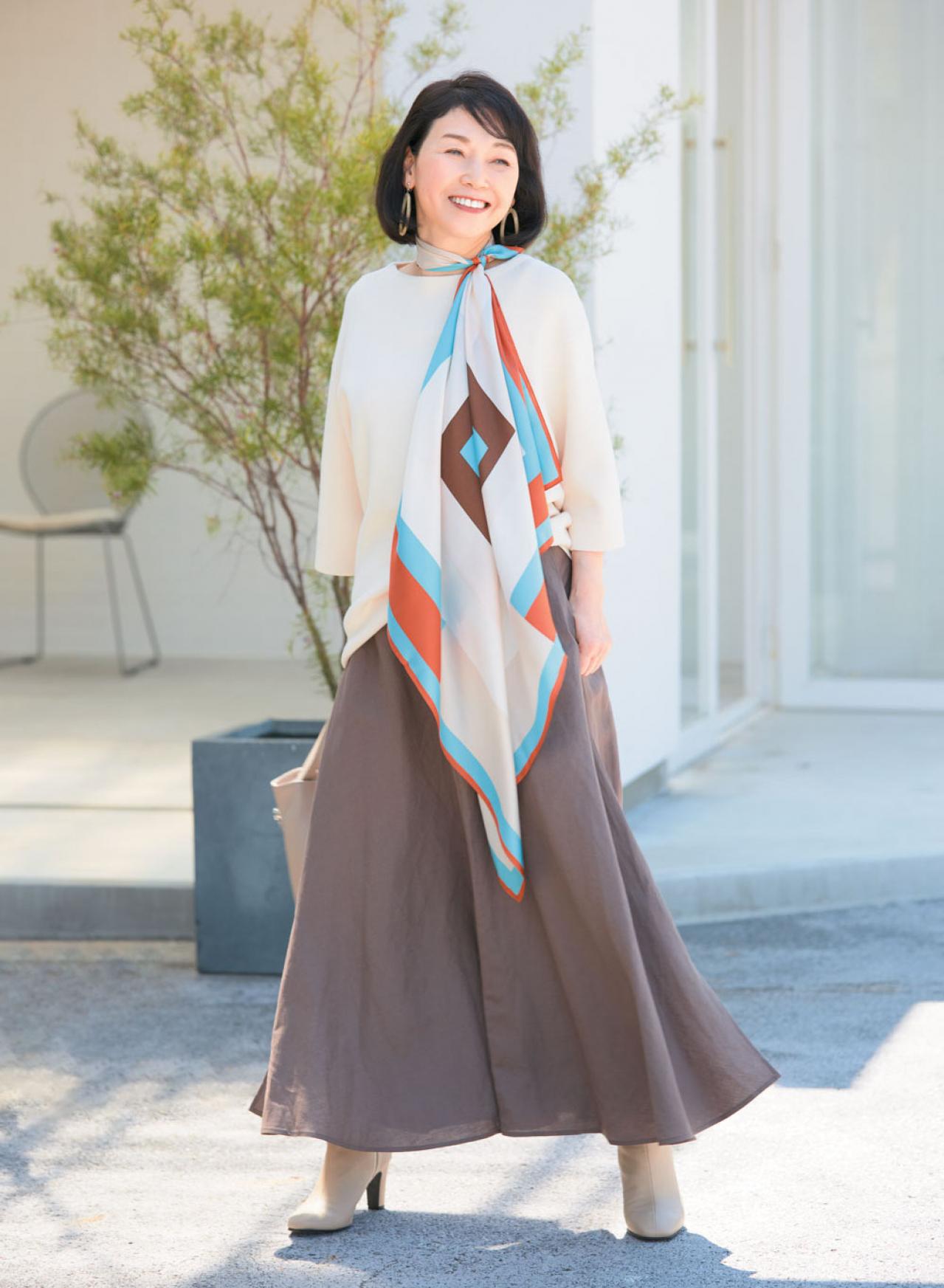 つければアクセサリー並みのおしゃれ効果【50代以上におすすめスカーフ】はコレ！（画像4）