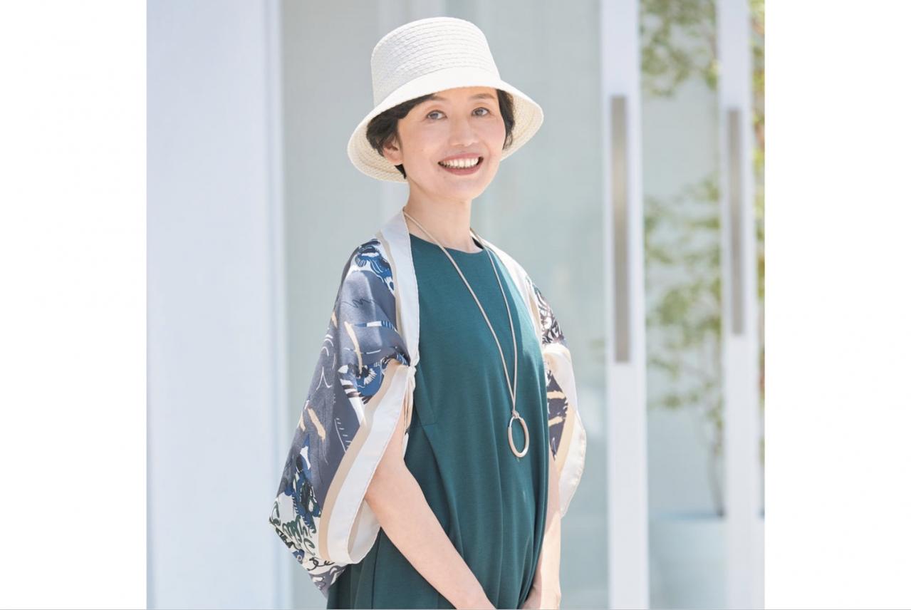 一枚を夏から秋まで使い回す【ストール＆スカーフ】プロはどう使う？