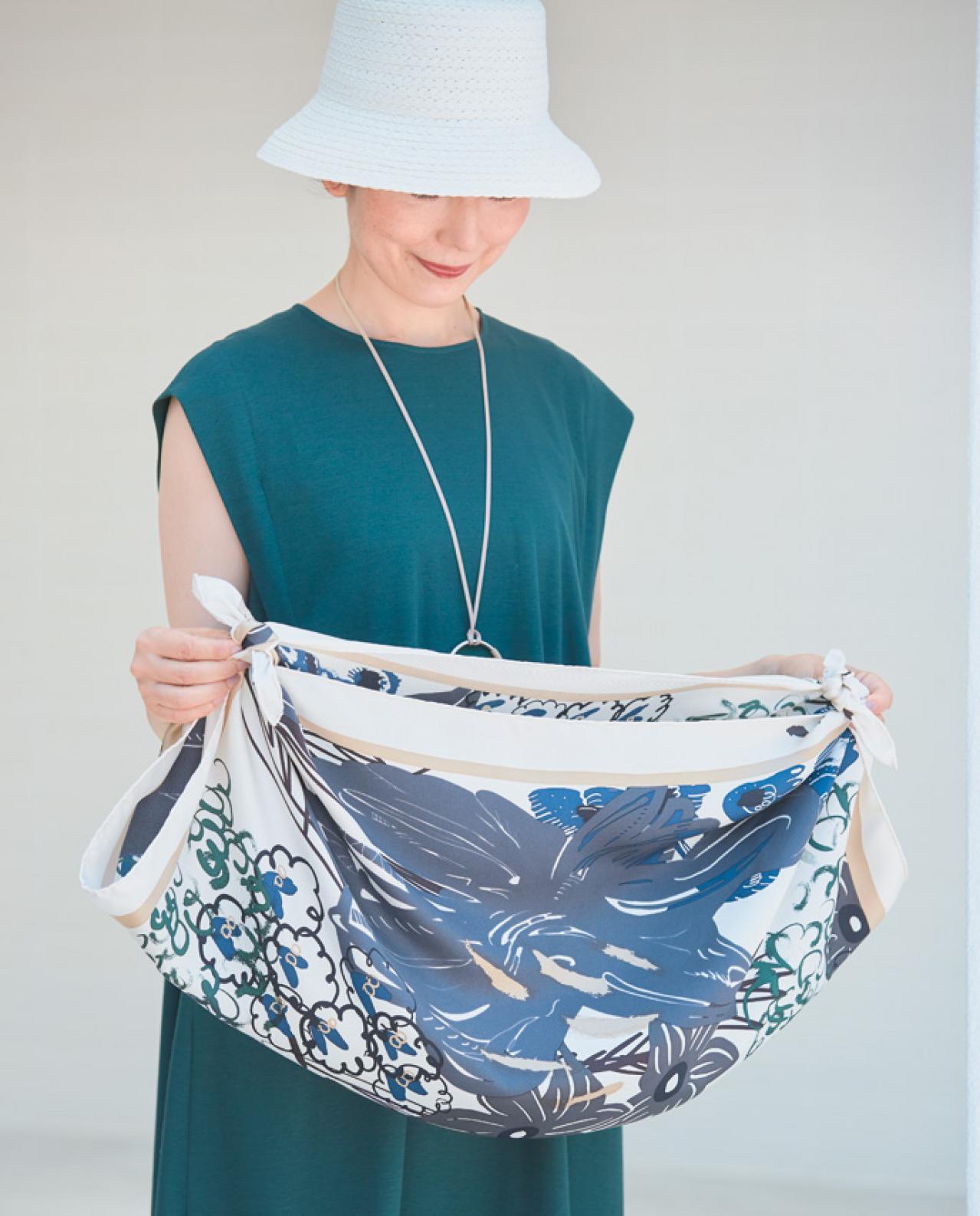 一枚を夏から秋まで使い回す【ストール＆スカーフ】プロはどう使う？（画像8）