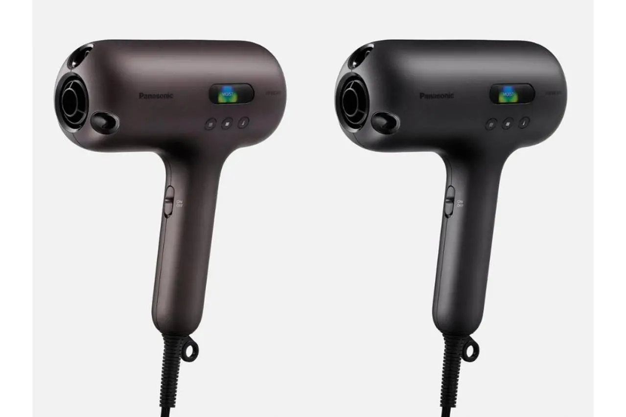 【新品/未使用】ヘアードライヤー ナノケア nanocare ULTIMATE 史上最高のうるおいを実現」パナソニック・ナノケアの新ヘアー