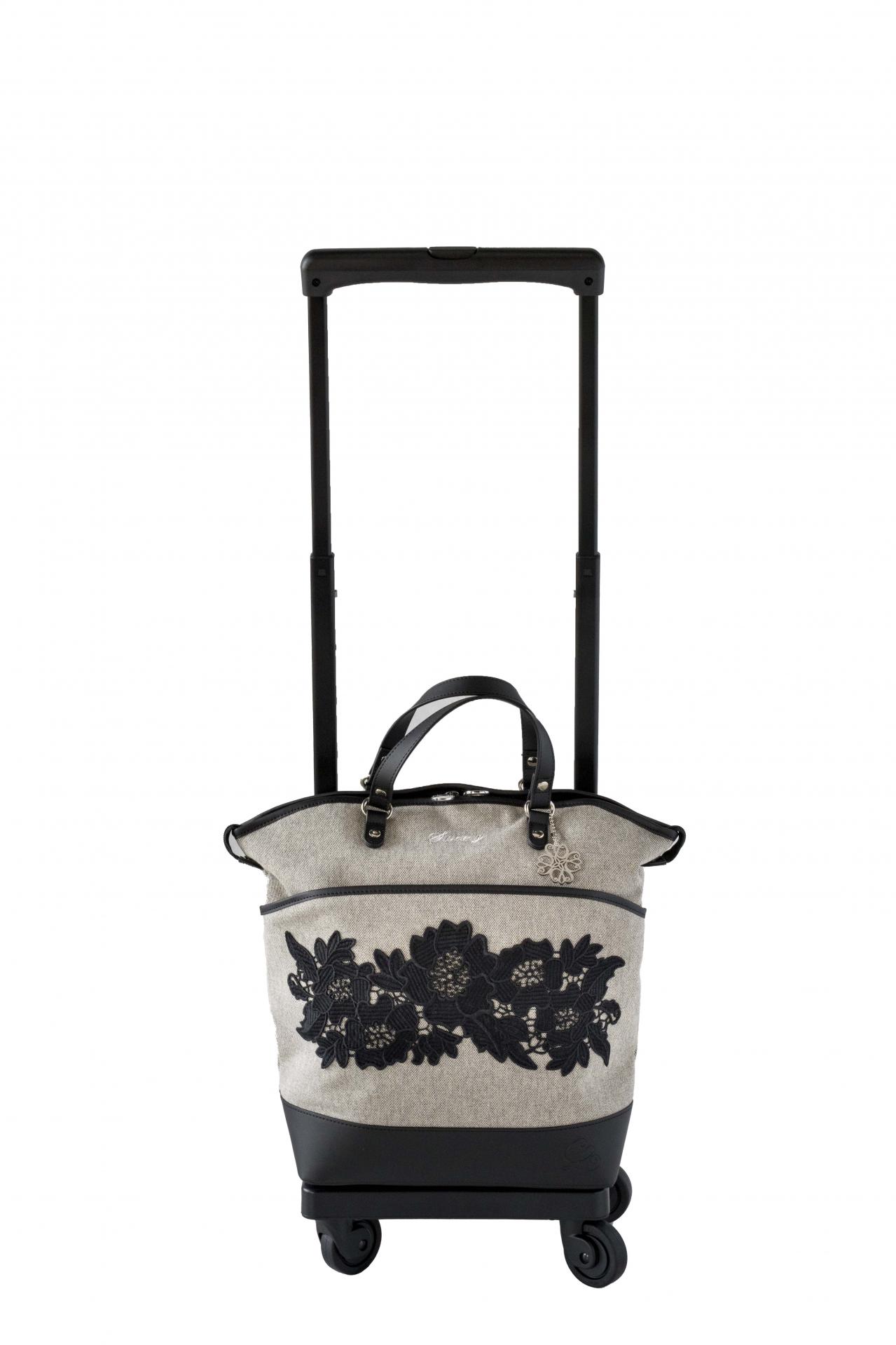 50代以上のキャリーバッグはこれ一択！静かで軽く「移動ストレス限りなくゼロ」の機能美を解説（画像9）