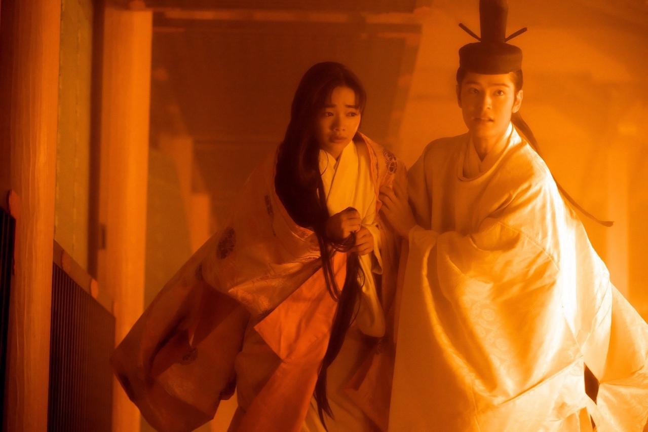 【光る君へ】天皇に献上する物語を書き始めた紫式部（吉高由里子）。ついに『源氏物語』が始動開始（画像3）