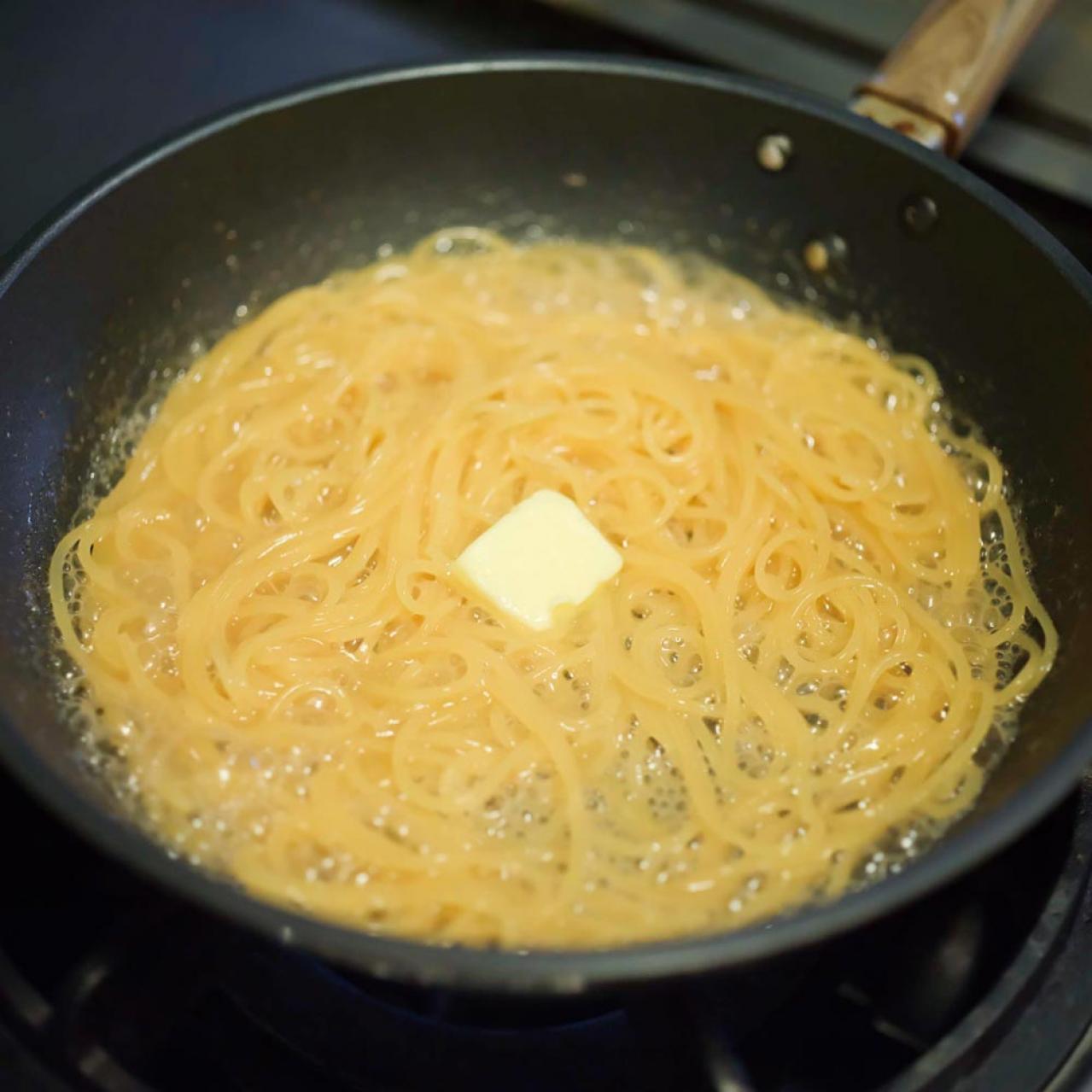 【鳥羽周作】時間のない人にも！バズり中の「めんつゆチーズのワンパンパスタ」レシピを公開！（画像4）