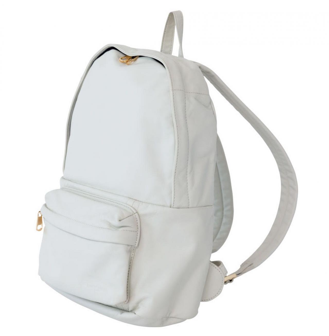 旅がより快適になる【50代からの靴とバッグ】とは？ スタイリスト岡部久仁子さんがアドバイス（画像6）