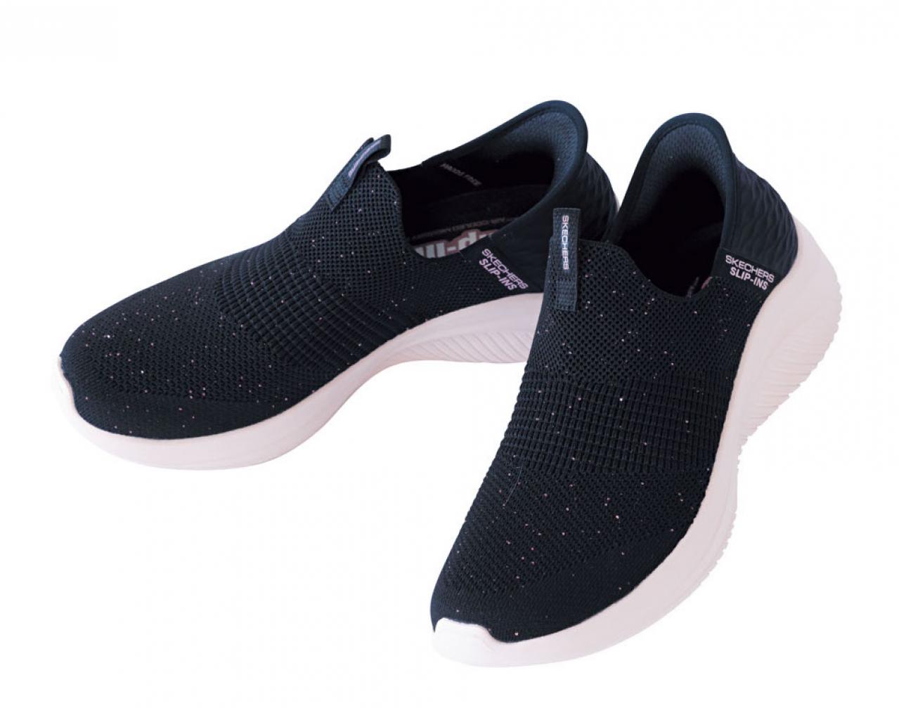 カジュアルすぎず、大人に似合う【スニーカー】5選。たくさん歩く旅にはコレ！（画像7）