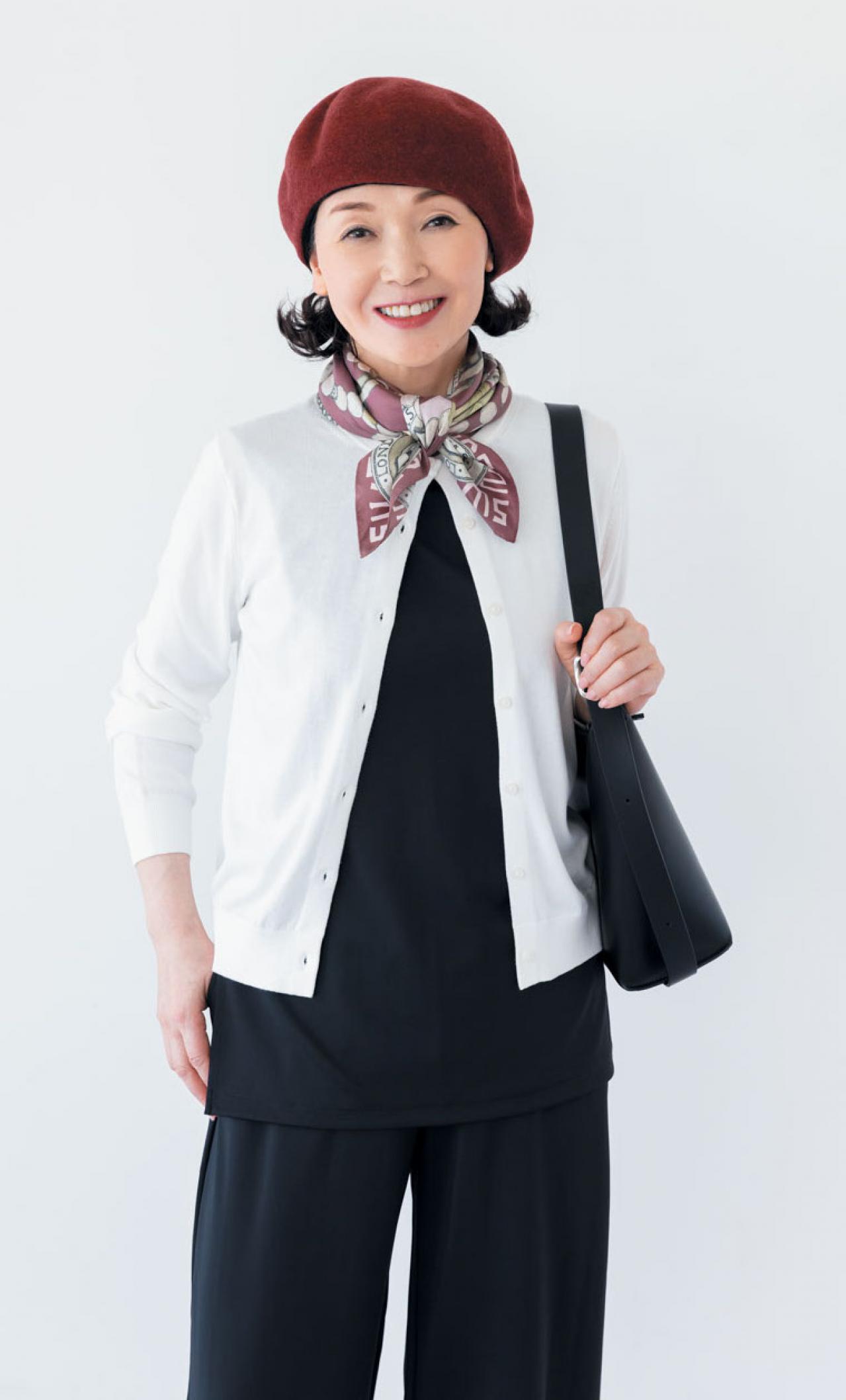 【50代以上の小物使い】スタイリストが教える定番服を「定番に見せない」バリエ5選（画像6）