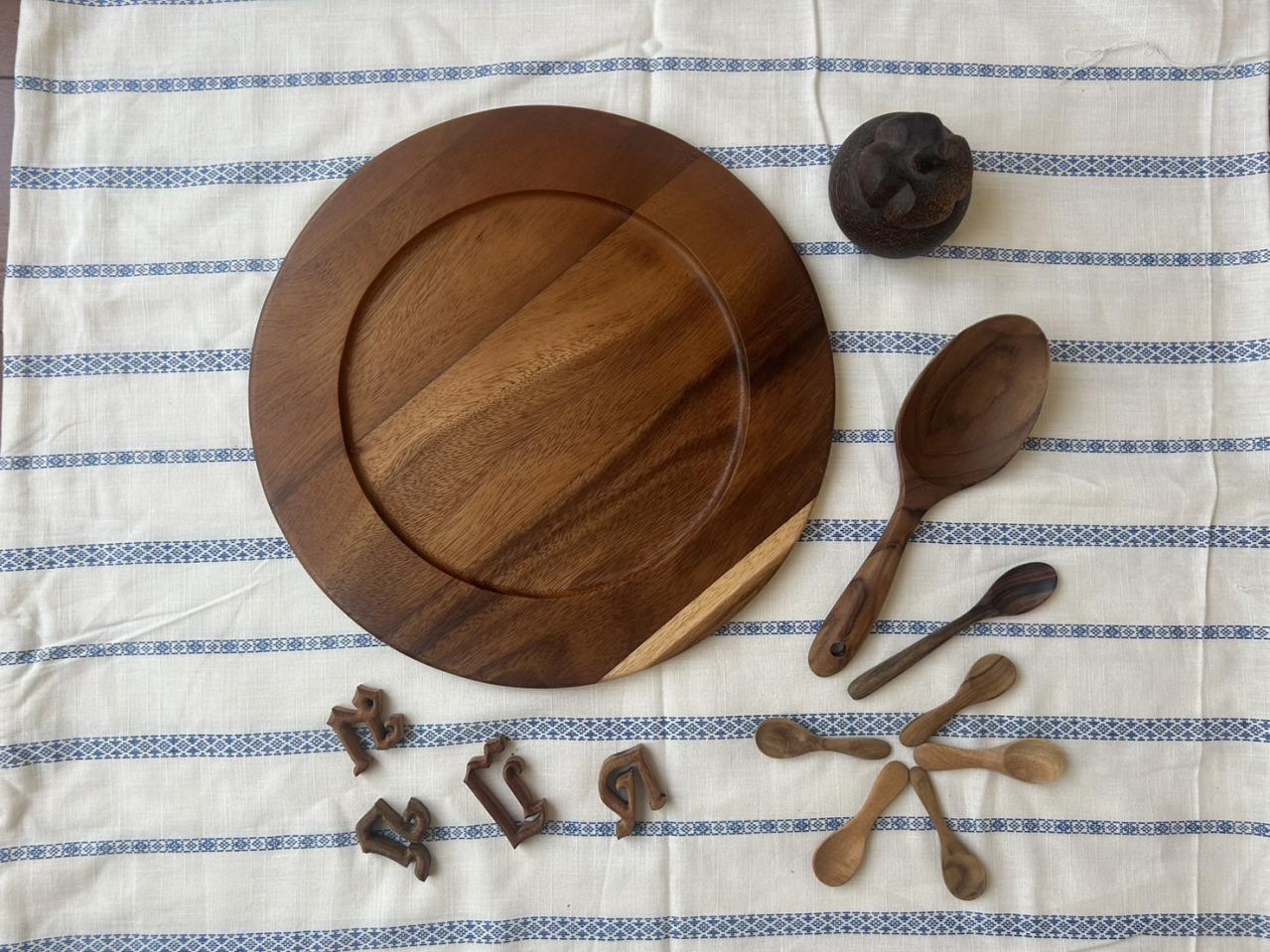 トレーや食器などの木製品