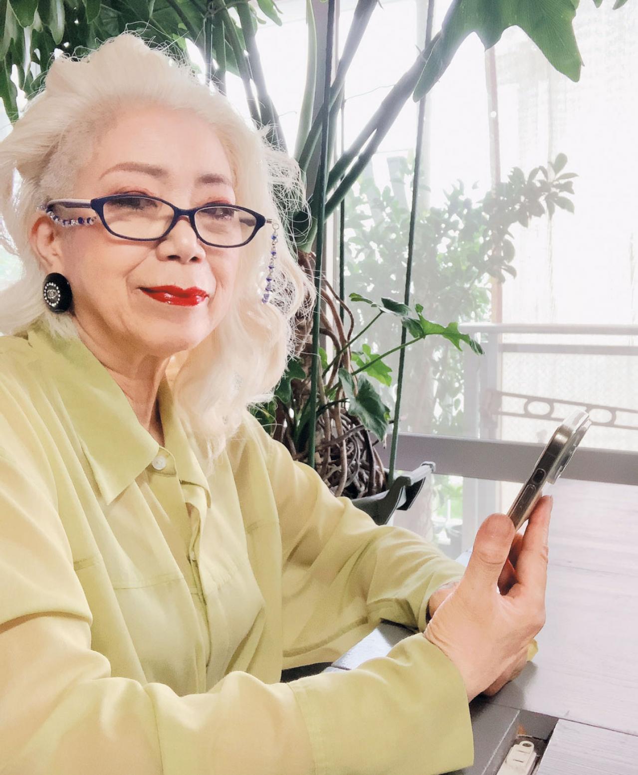 72歳、ひとり暮らしの【ソネジュンコさん】「スマホがあれば不便や寂しさとは無縁でいられます」（画像3）