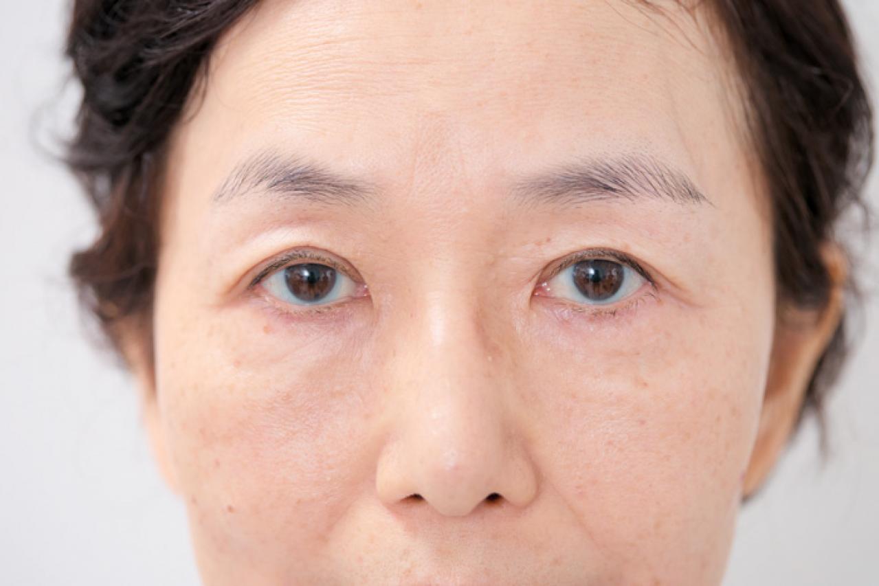 人気ヘアメイク職人【化け子さん】 大人の目元を自然にぱっちり見せる【アイライナー】とは？［後編］（画像4）