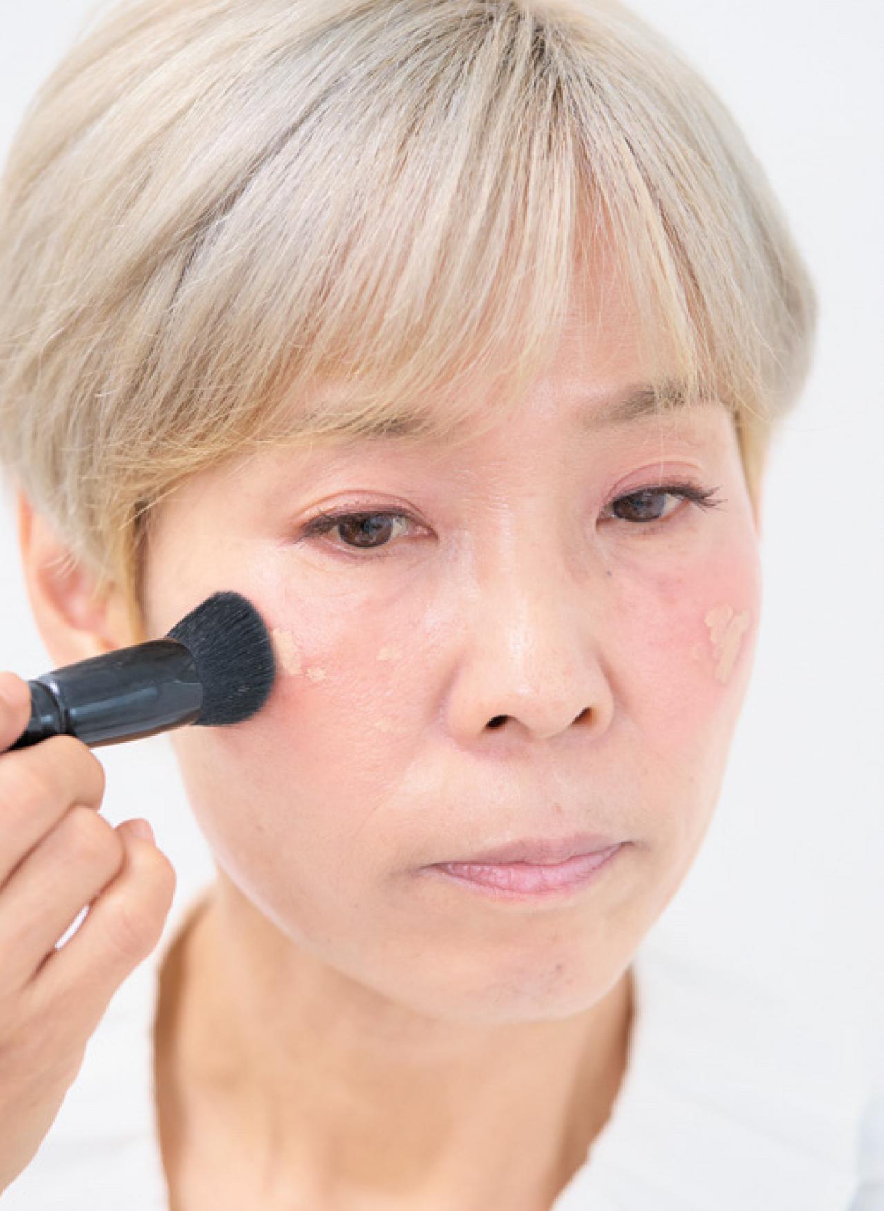 58歳 ヘアメイク職人・化け子が自らの顔で検証「シミに悩んでるならこの方法やってみて！」（画像5）