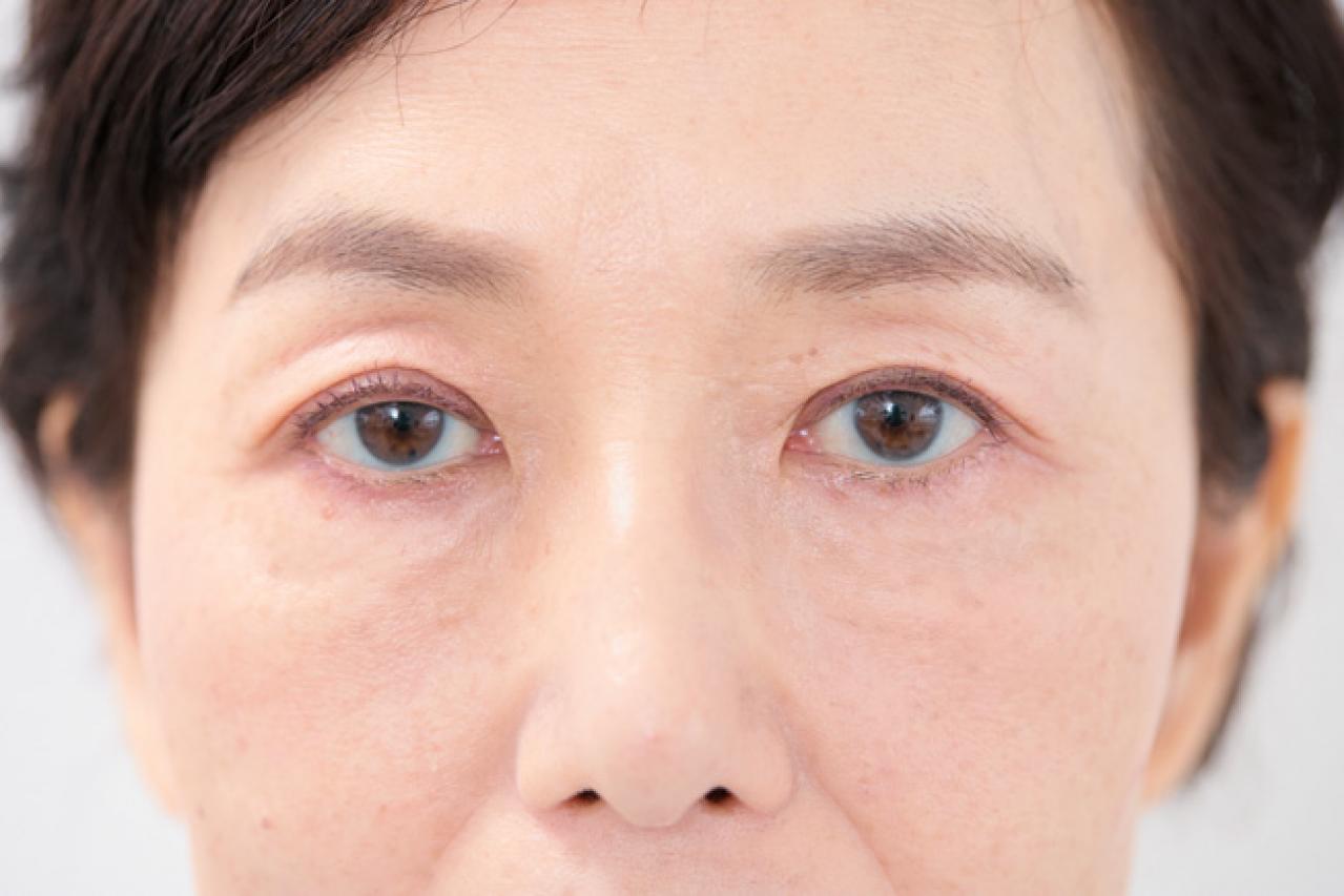 人気ヘアメイク職人【化け子さん】 大人の目元を自然にぱっちり見せる【アイライナー】とは？［後編］（画像5）