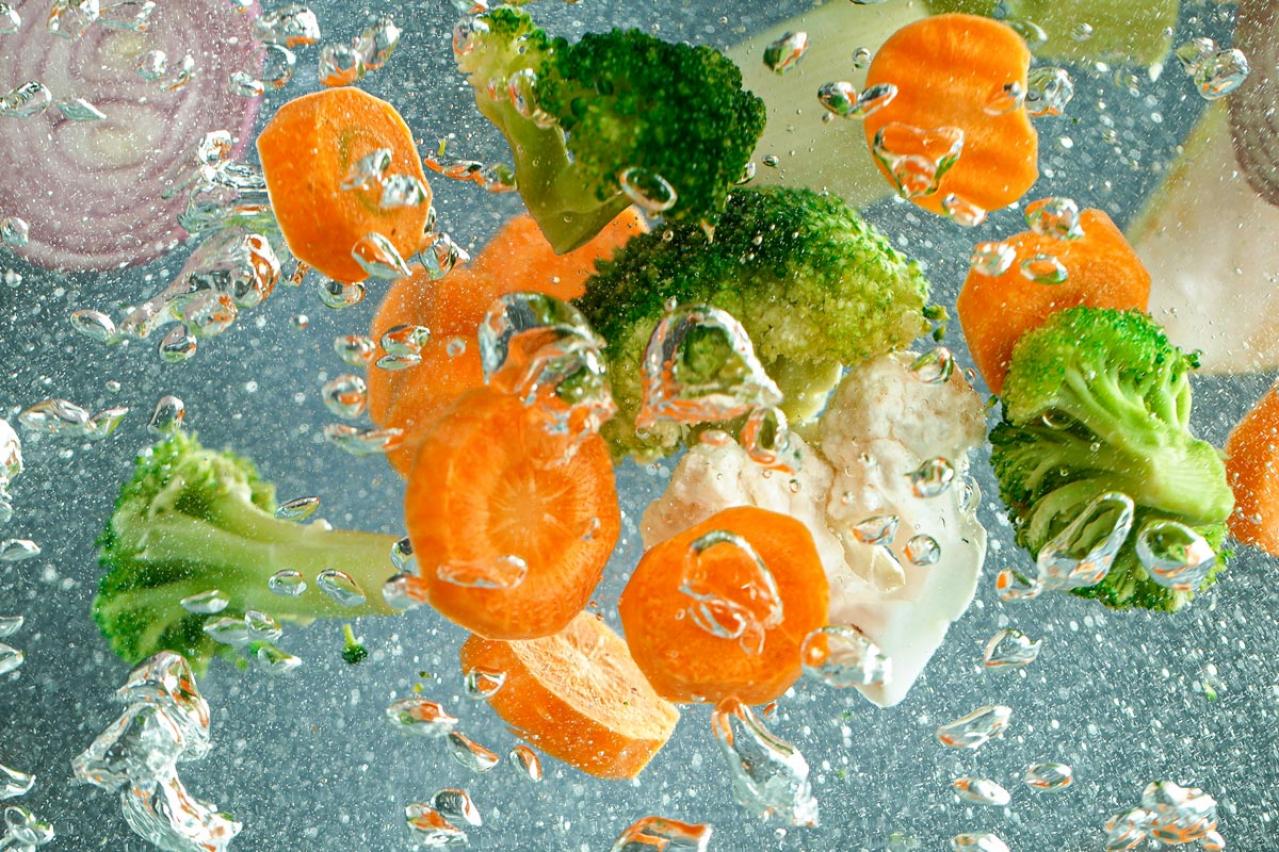 「野菜をゆでてしまっている人」必見！知らないと損する栄養を捨てない大原則とは？