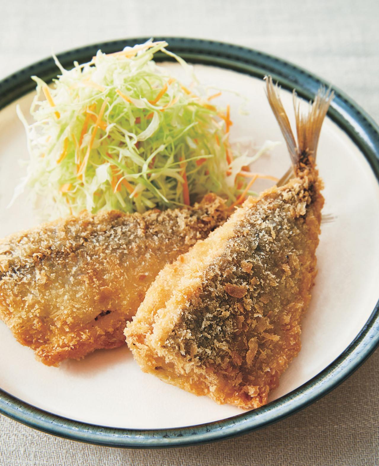 【あじ、鮭、さんまの簡単レシピ】まるで定食屋さんの味！絶品おかず3選「肉厚アジフライ」「秋鮭ザンギ」「さんまのみりんつけ焼き」（画像4）