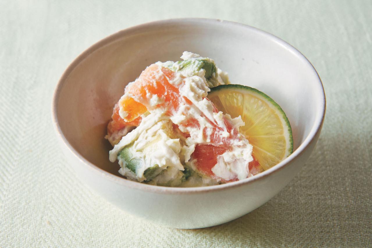 【さば、サーモンの簡単レシピ】市販品でパパッとできる「副菜」2選「しめさばマリネ」「スモークサーモンのクリームチーズ和え」