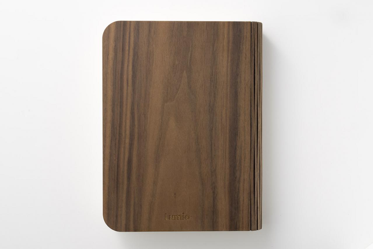 大人気のコードレス照明が登場！おしゃれな読書家が使っている”映える”インテリアとは？（画像9）