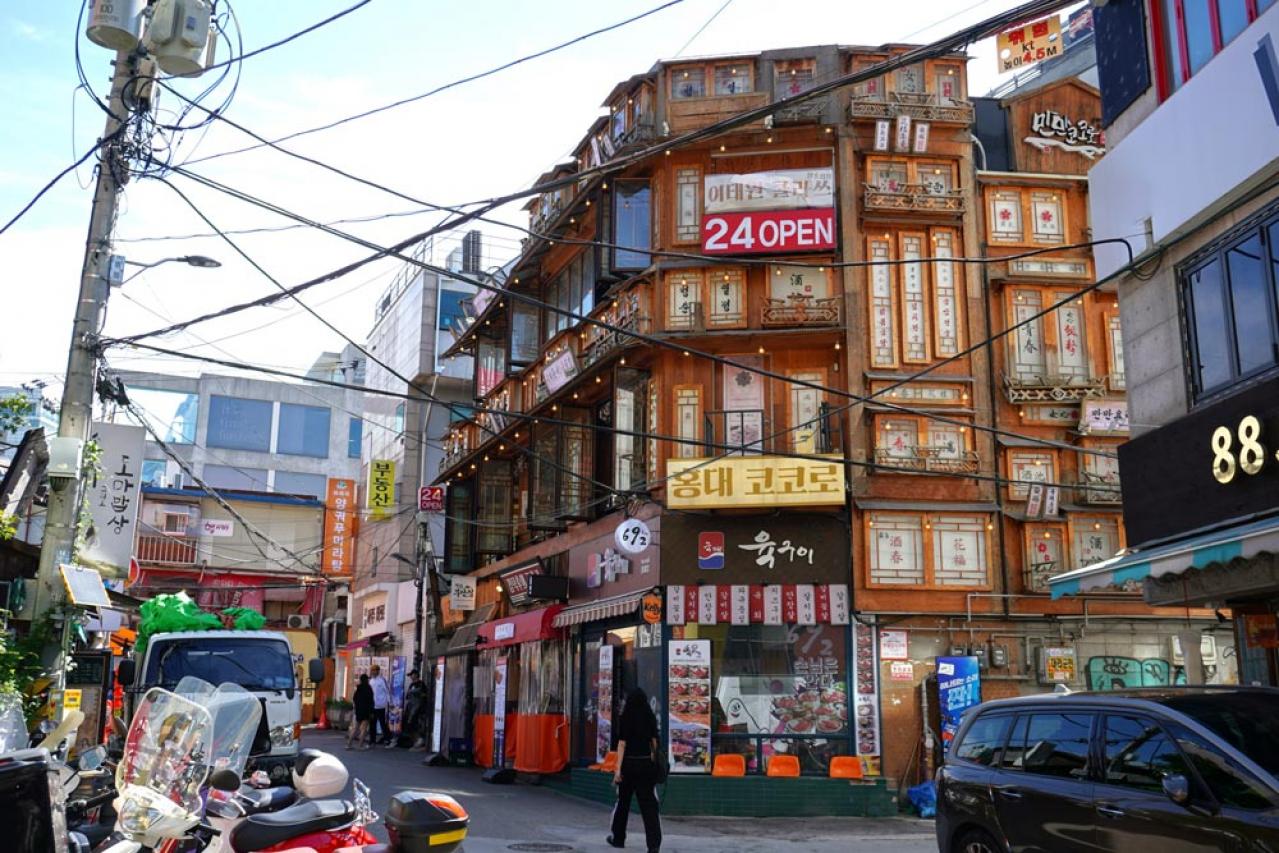 【ソウル・弘大】最新情報　風情たっぷりの韓屋カフェ。ラーメンコンビニや「梨泰院クラス」に登場した居酒屋も！【韓国旅行】  （画像18）