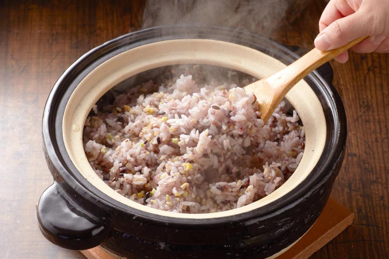 洗わずそのまま炊飯器へ！グルテンフリーの雑穀米【料理家の人気のお取り寄せ】しぼりたての牛乳も（画像2）