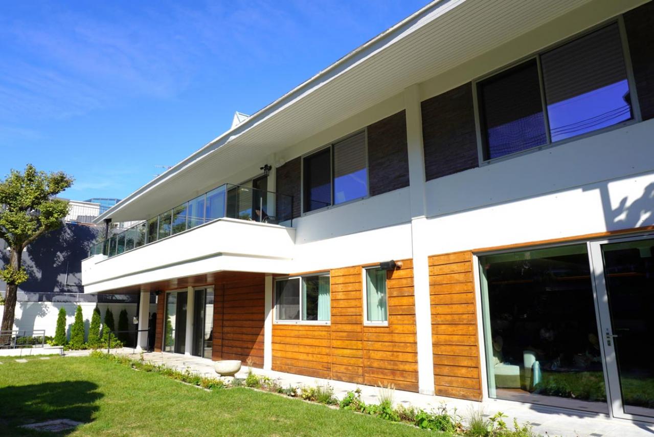 東大門の近くにオープン【スターバックスのラウンジカフェ】は韓ドラの邸宅のよう！【東大門】の街の様子もレポート（画像2）