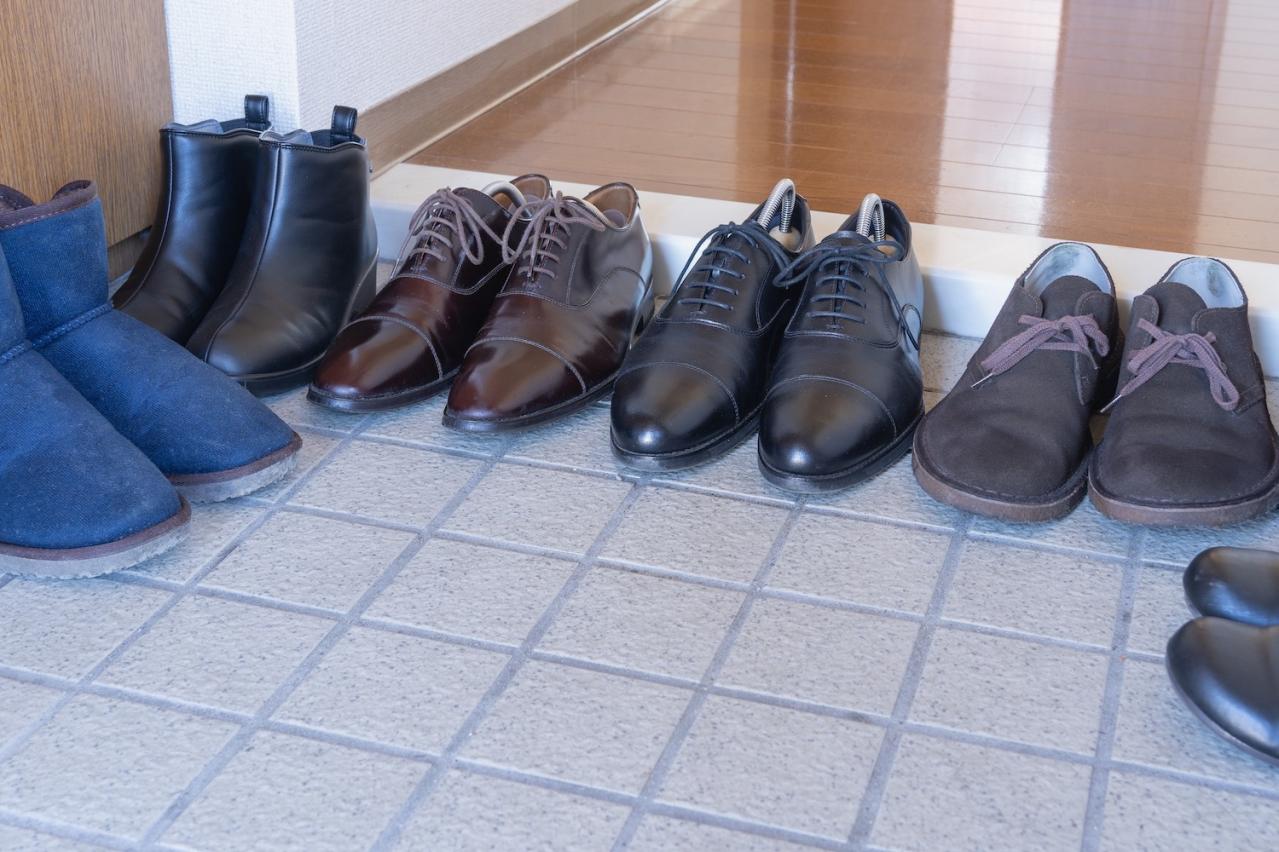 やりがちな【玄関掃除のNG】とは？お掃除職人きよきよさんの「汚れを定着させない」掃除テクも紹介