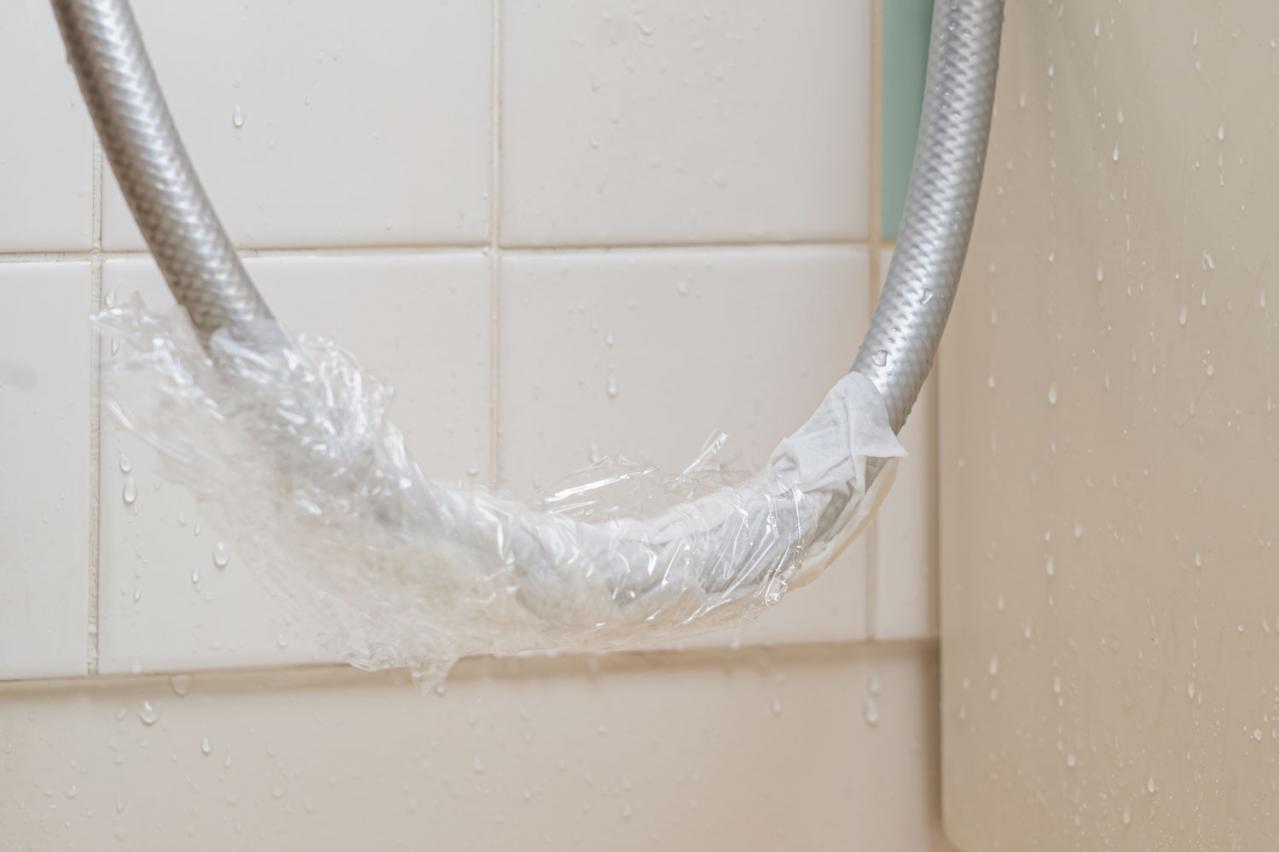 浴室の汚れが激落ち！100均の「コゲとりスポンジ」って？ お掃除職人きよきよさん愛用【疲れない大掃除ワザ】（画像8）