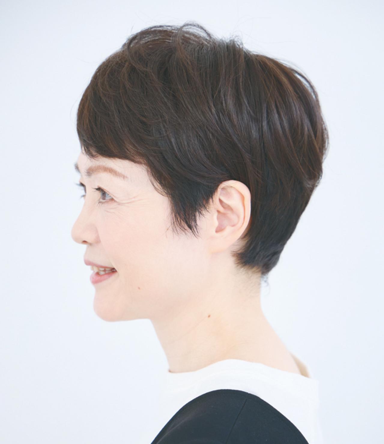 【初めてのウィッグ】頭頂部のボリュームをカバーして見違え！ グレイヘアへの移行期にもおすすめ（画像7）