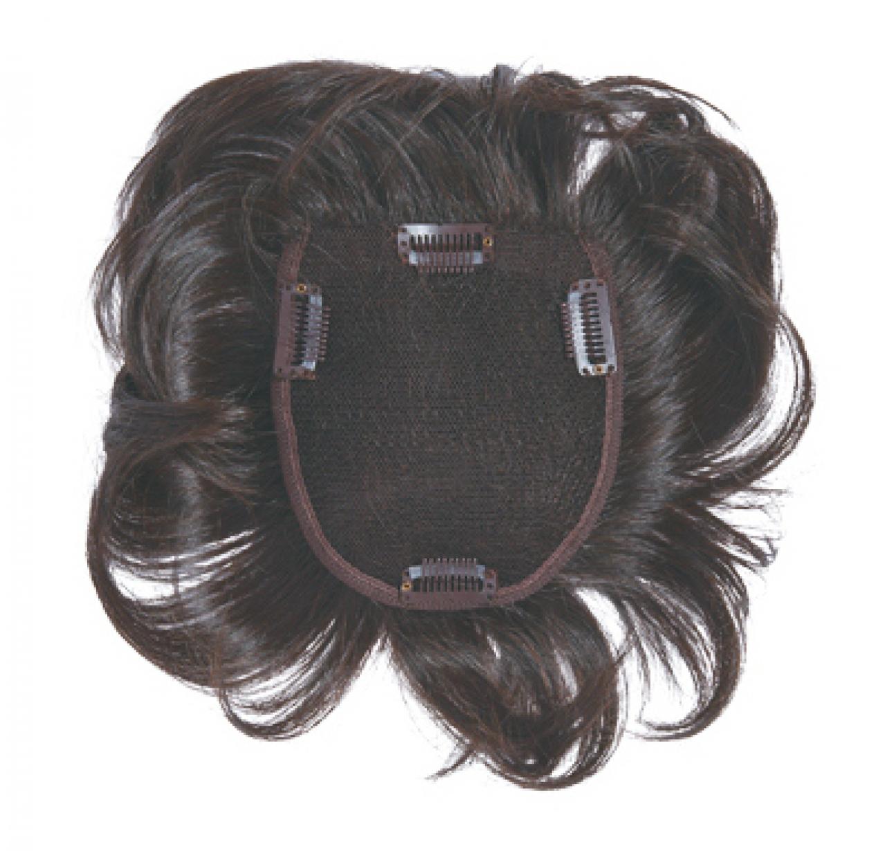 【初めてのウィッグ】頭頂部のボリュームをカバーして見違え！ グレイヘアへの移行期にもおすすめ（画像3）