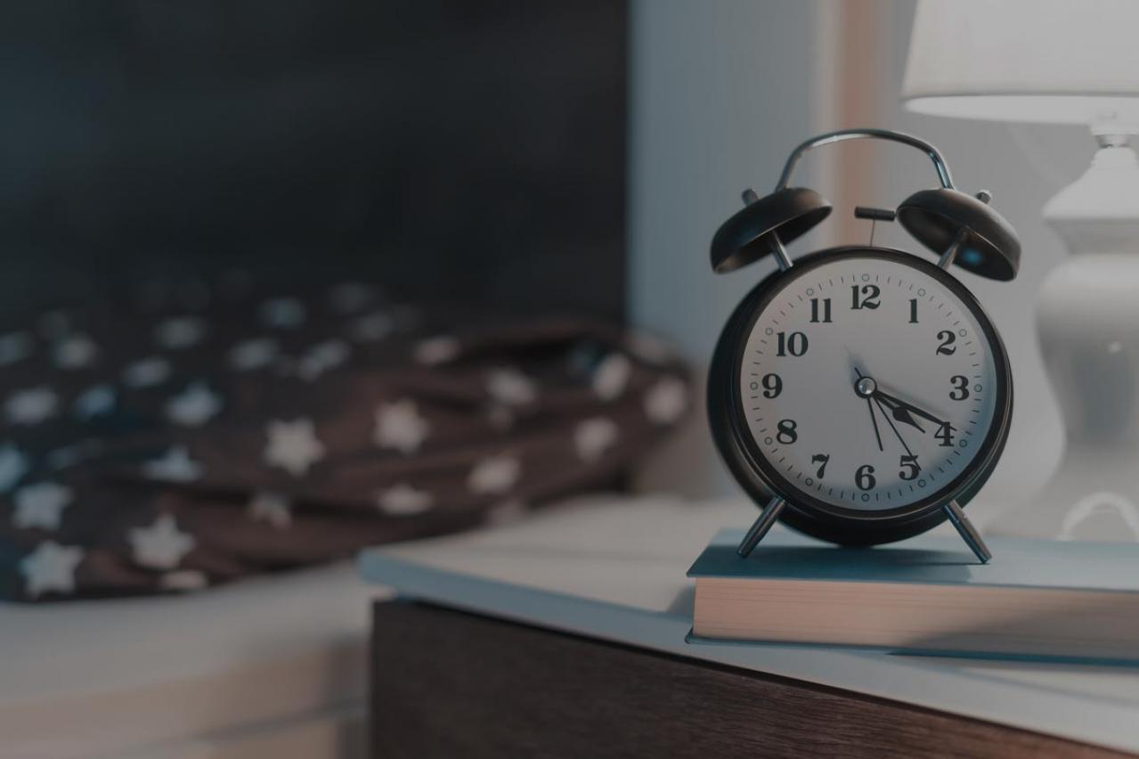 50代の「疲れているのに4時間しか眠れません」内科医がアドバイス　脳を休ませる簡単な方法とは？