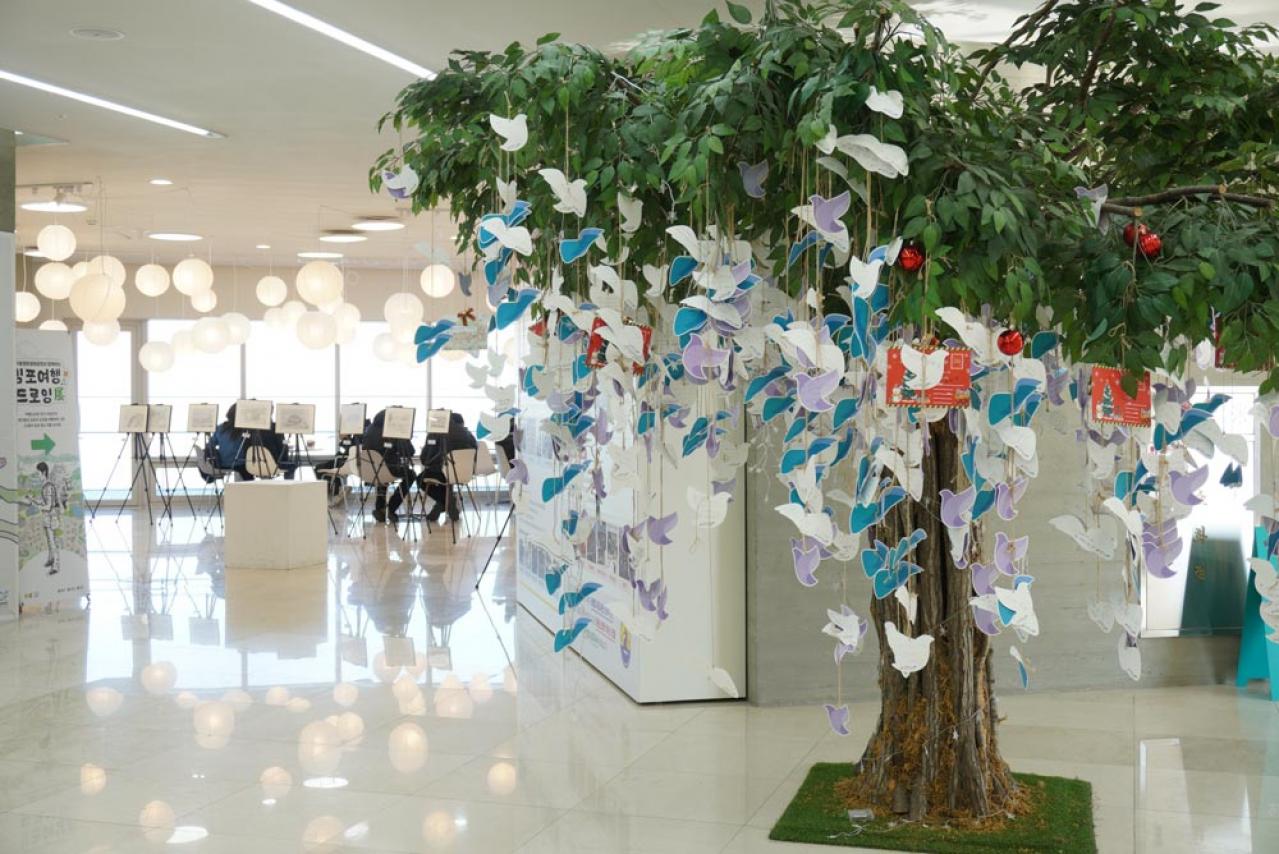 【最新 韓国旅行】北朝鮮を見ながらコーヒーブレイク⁈ 軍事境界線にある、世界一スリリングなスターバックス（画像13）