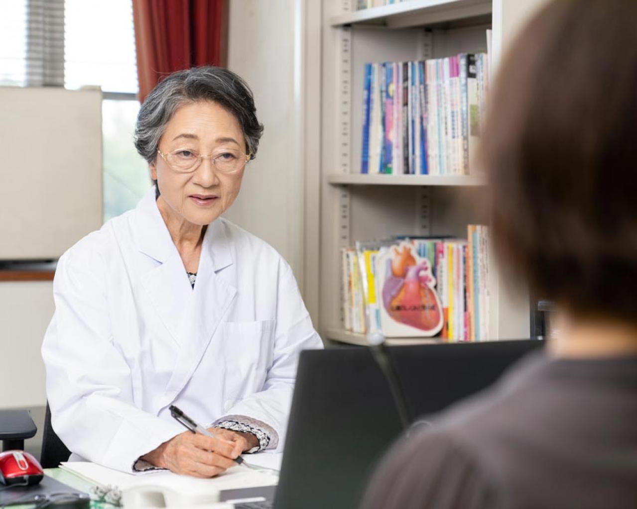 「当時は許されませんでした」81歳の現役女医が切り開いた、育児と仕事を両立する術とは？（画像2）