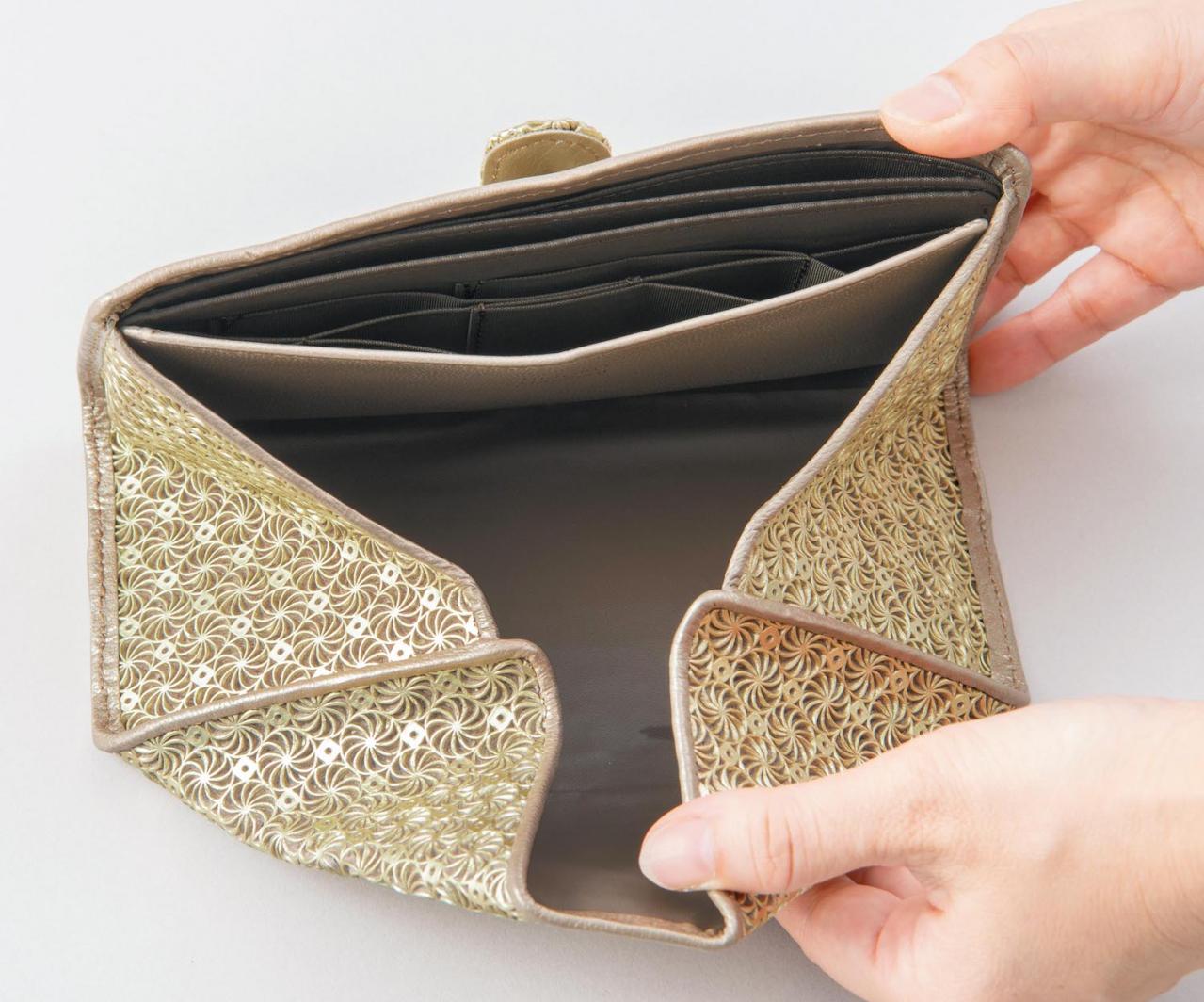 【財布の新しい使い方】とは？おしゃれな人は「シーンによって使い分けています」【3選】（画像5）