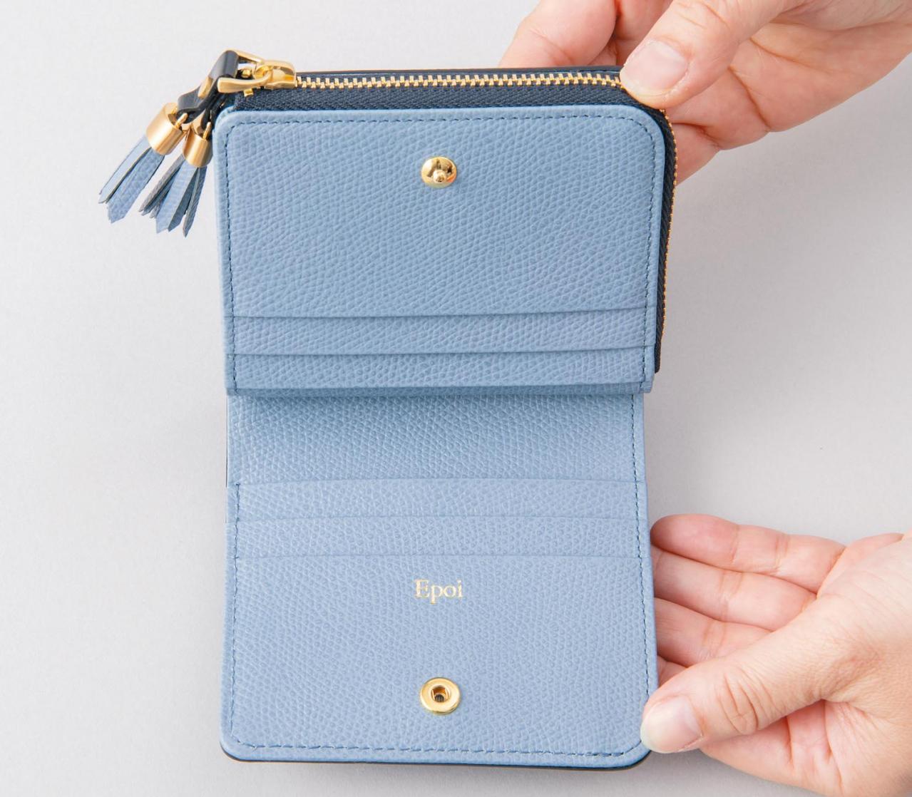 コンパクトで機能的な【二つ折り財布】5選。2025年に買いたいのはコレ！（画像8）