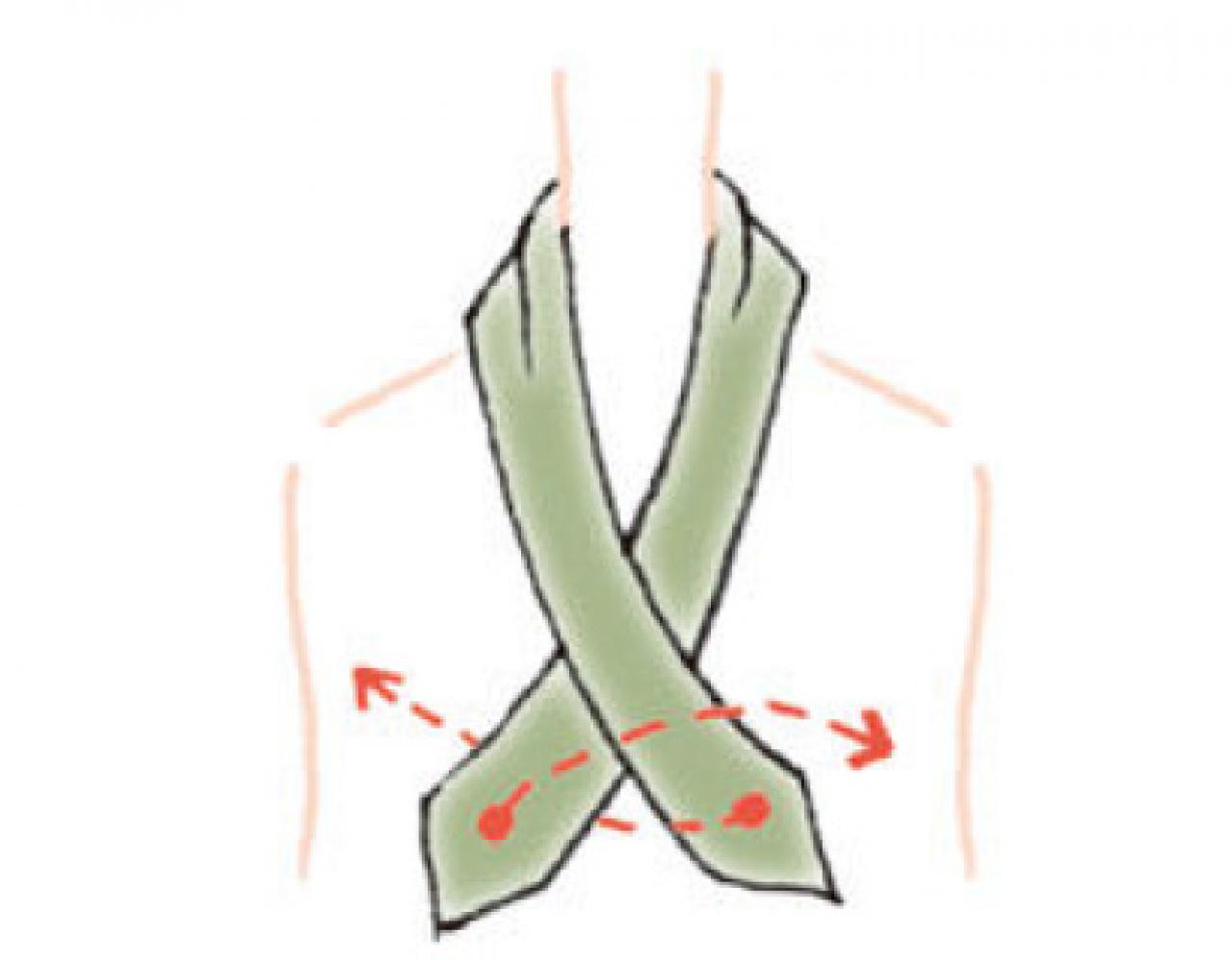 【スカーフの巻き方2選】ジャケットに合う！「チェーン チョーカー」と「ローズ結び」（画像8）